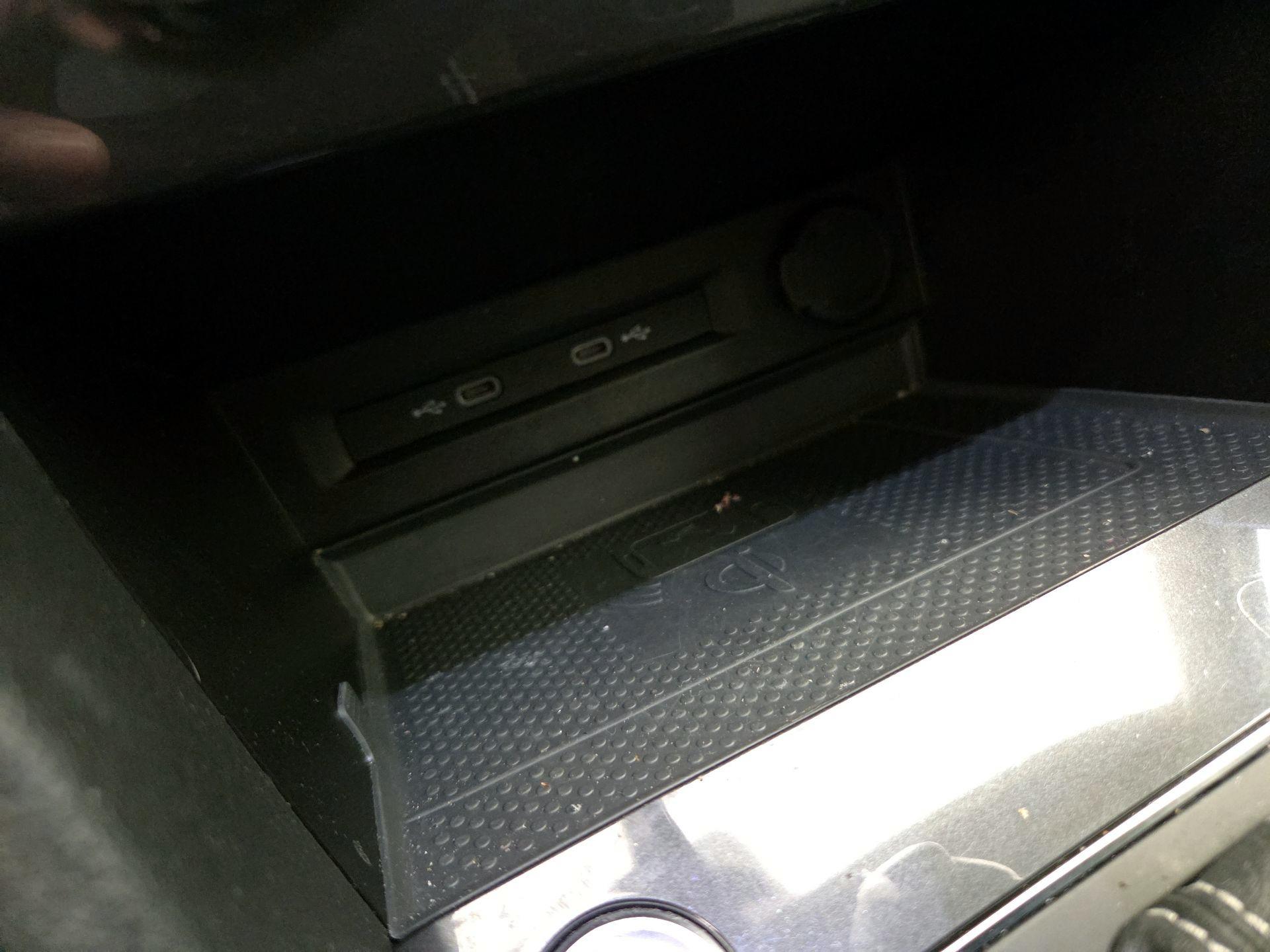 Thumbnail: 2021 Volkswagen Tiguan - 18