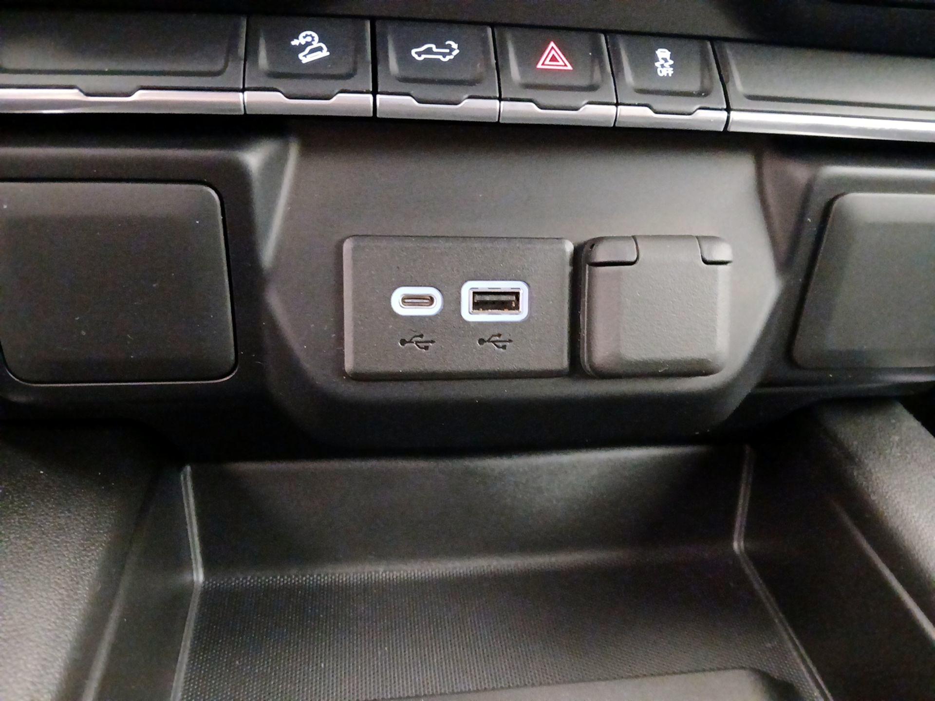 Thumbnail: 2022 GMC Sierra 1500 - 17