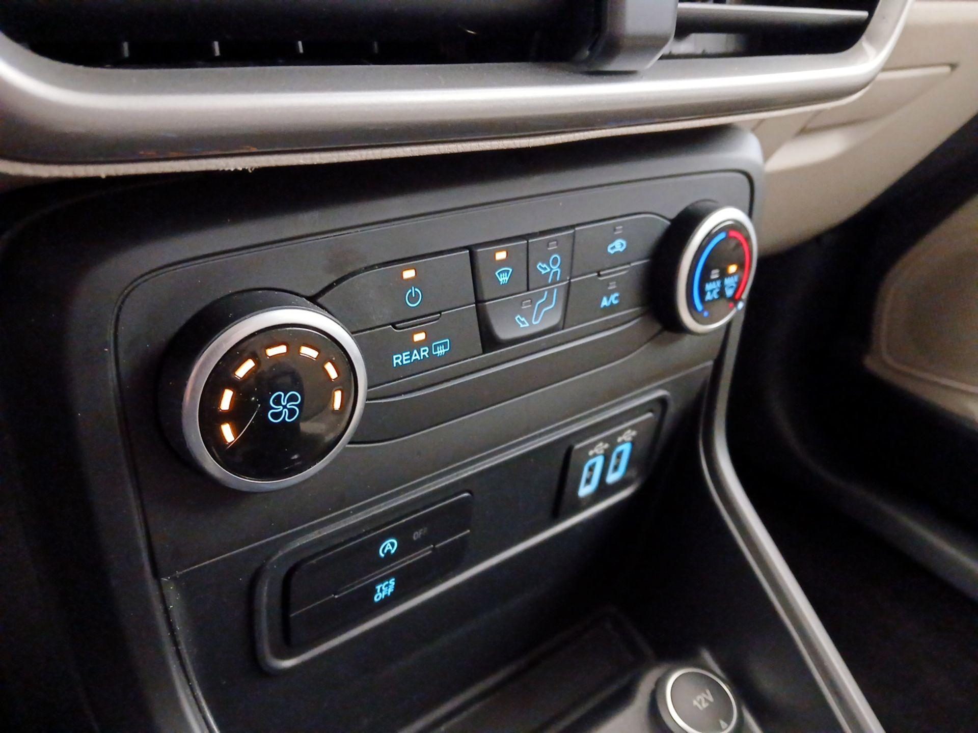 Thumbnail: 2021 Ford EcoSport - 16