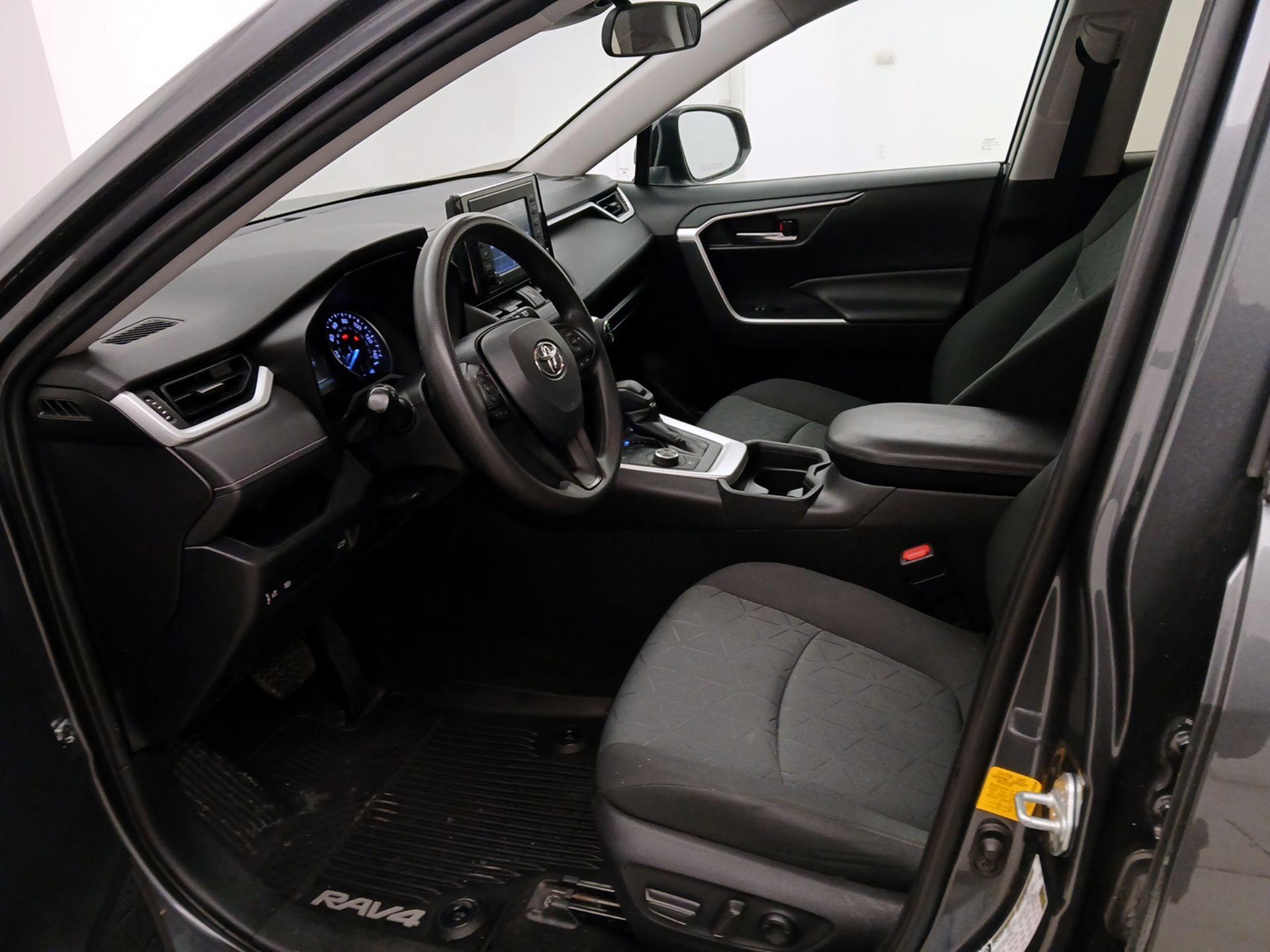 Thumbnail: 2020 Toyota RAV4 - 11