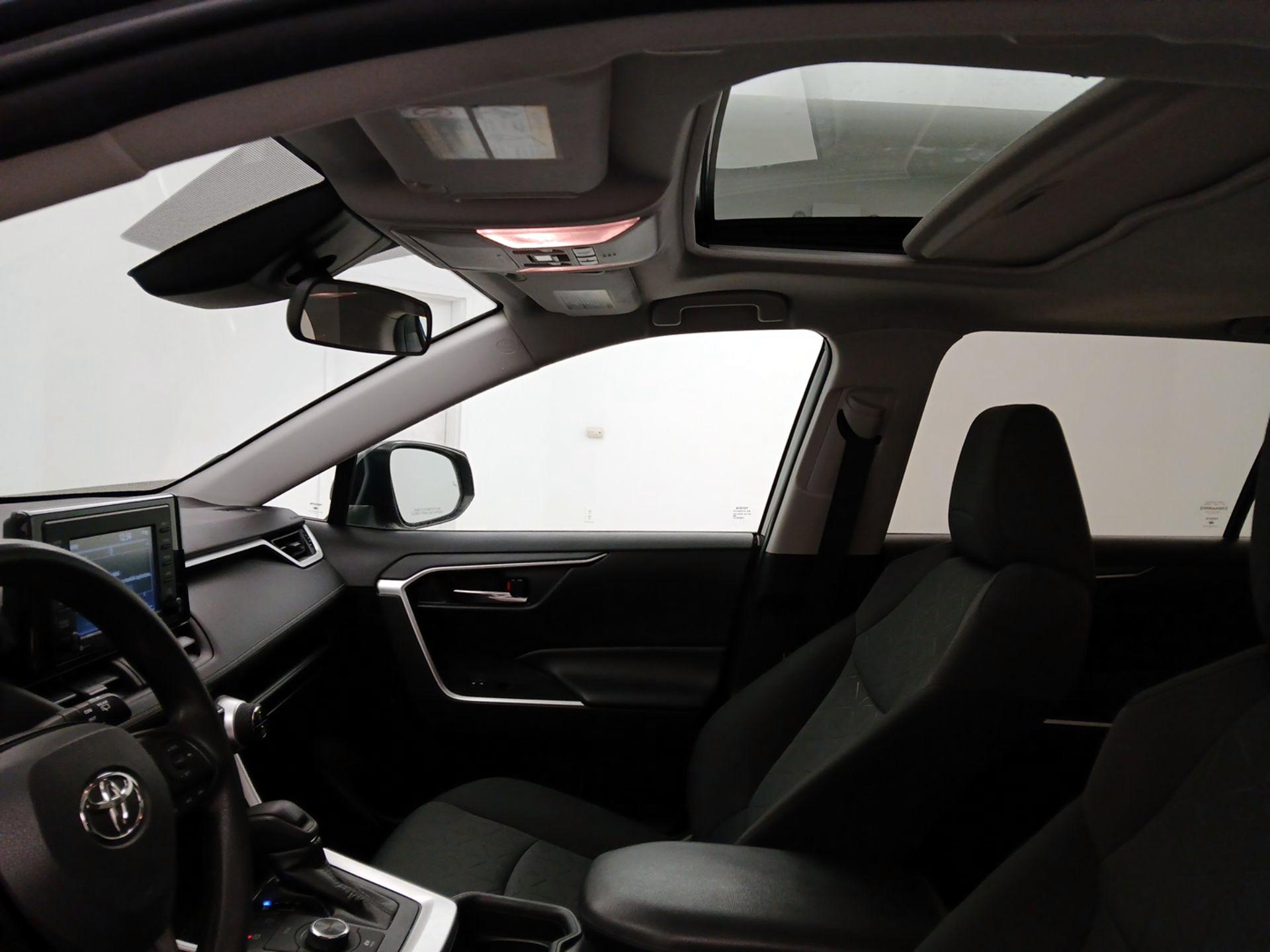 Thumbnail: 2020 Toyota RAV4 - 19