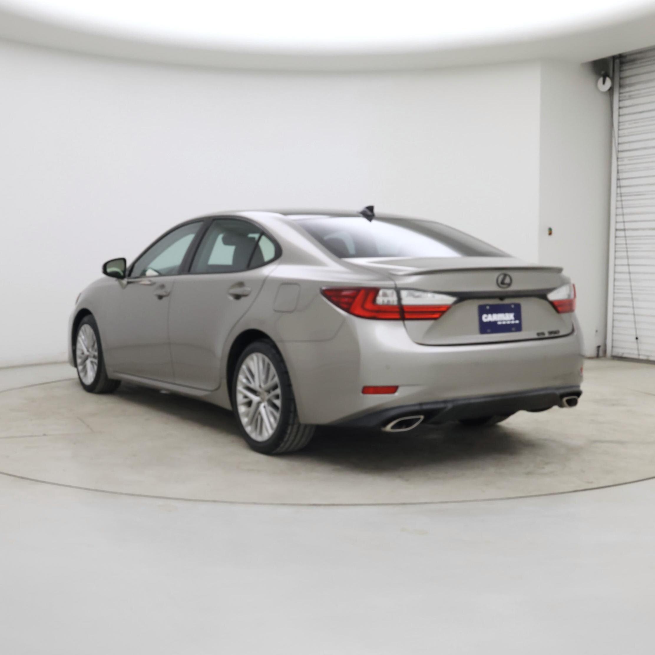 Thumbnail: 2016 Lexus ES - 2