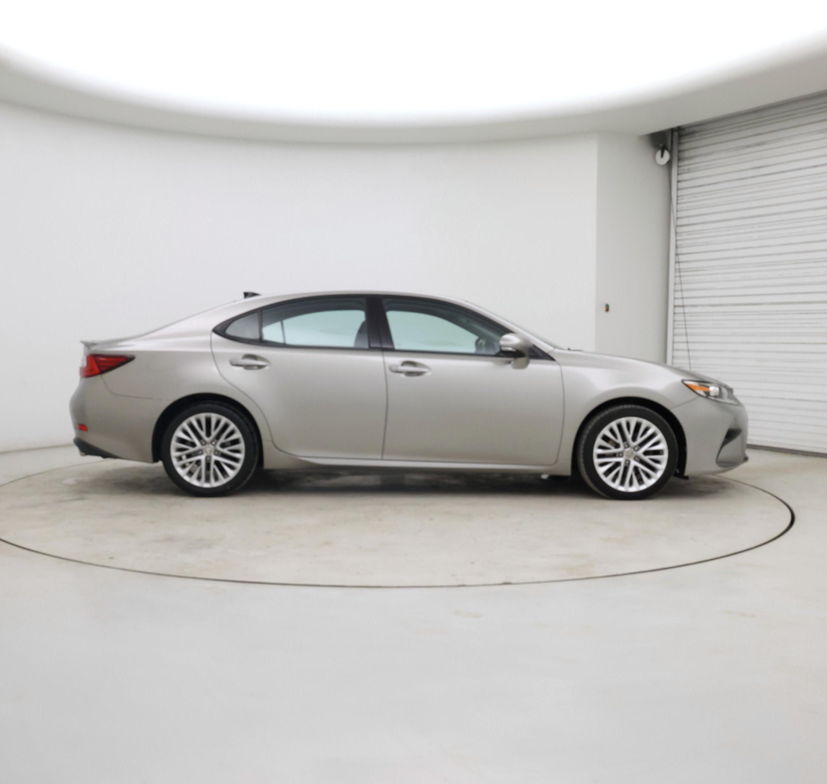 Thumbnail: 2016 Lexus ES - 7