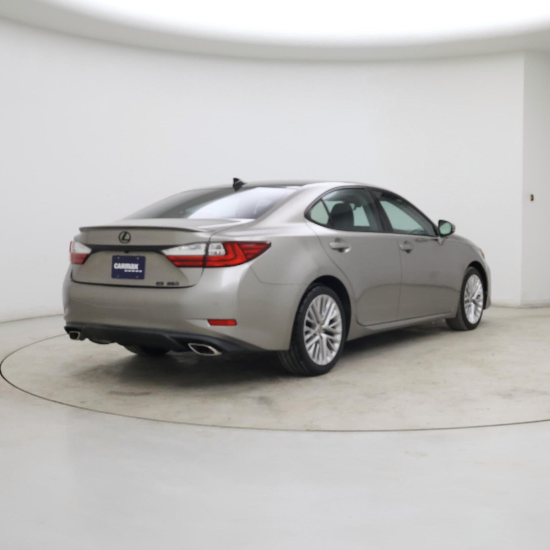 Thumbnail: 2016 Lexus ES - 8