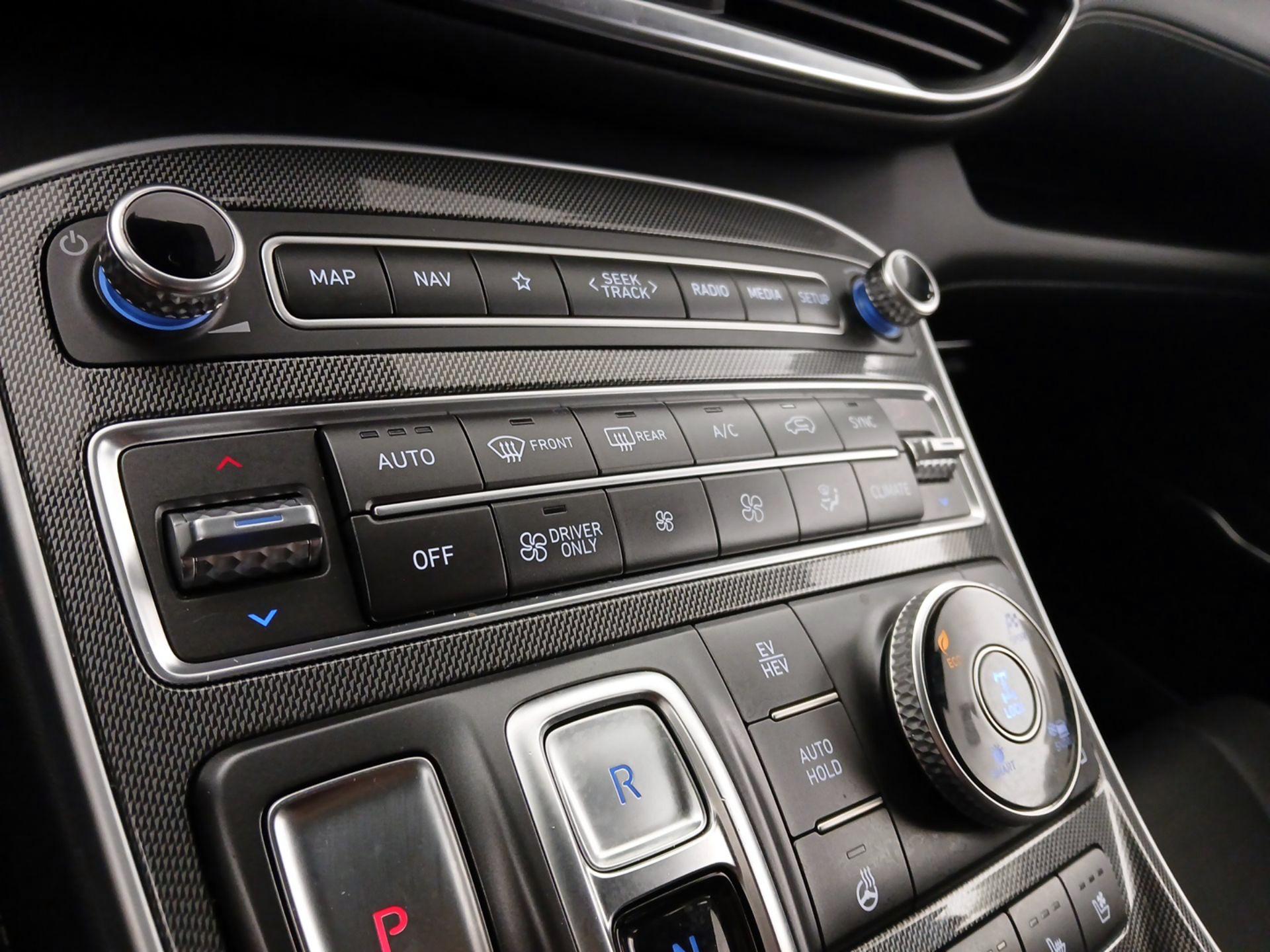 Thumbnail: 2022 Hyundai Santa Fe - 17