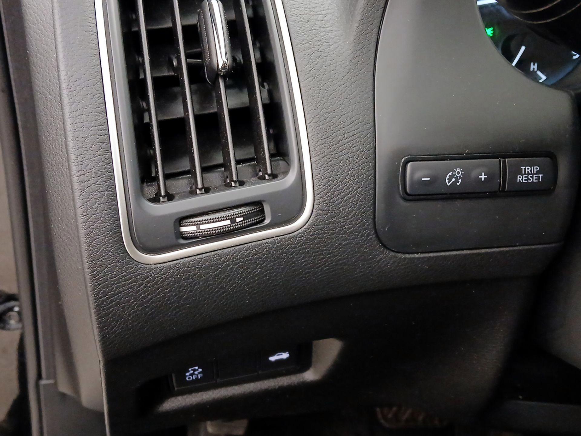 Thumbnail: 2021 INFINITI Q50 - 13