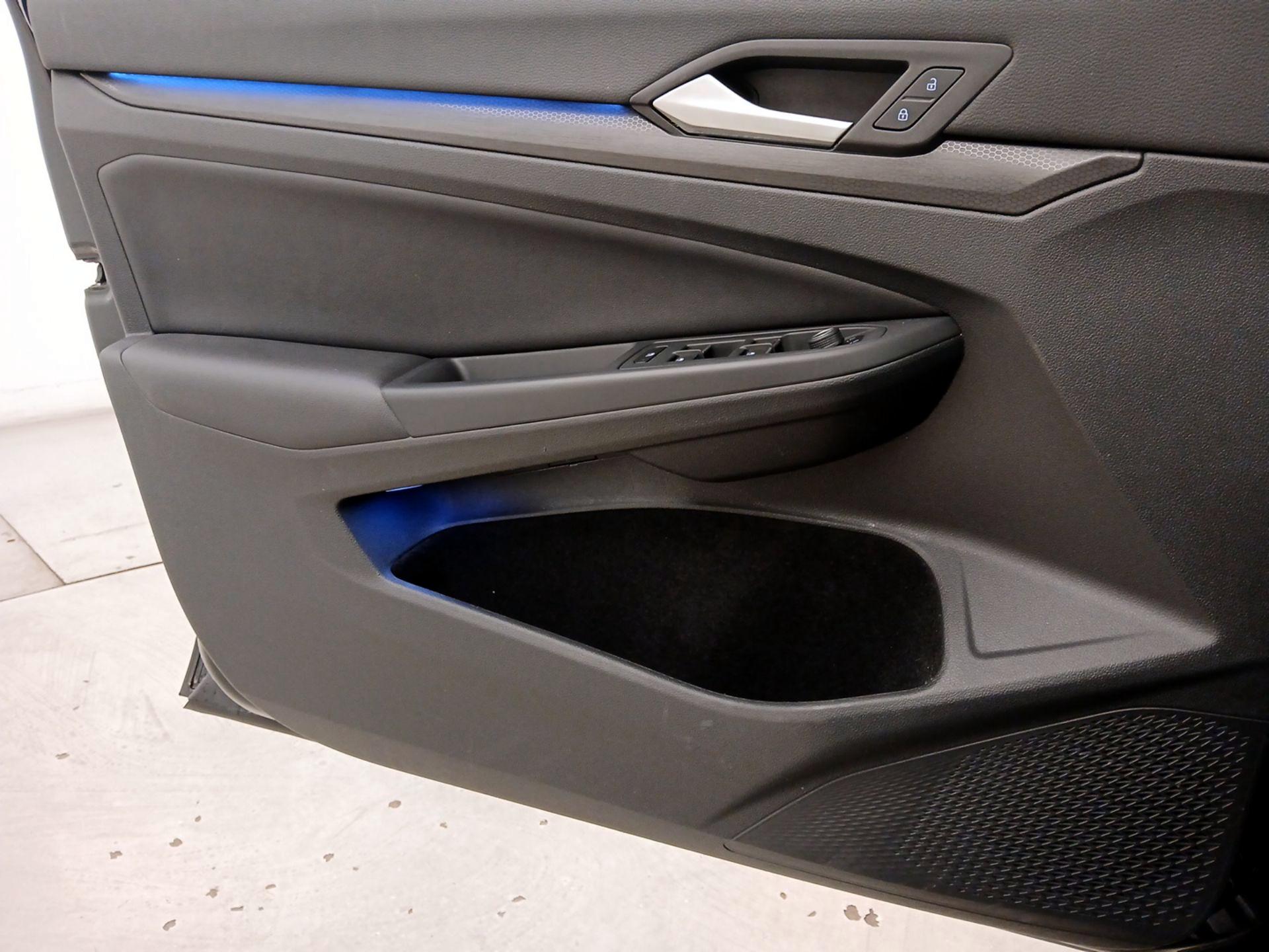 Thumbnail: 2024 Volkswagen Golf - 12