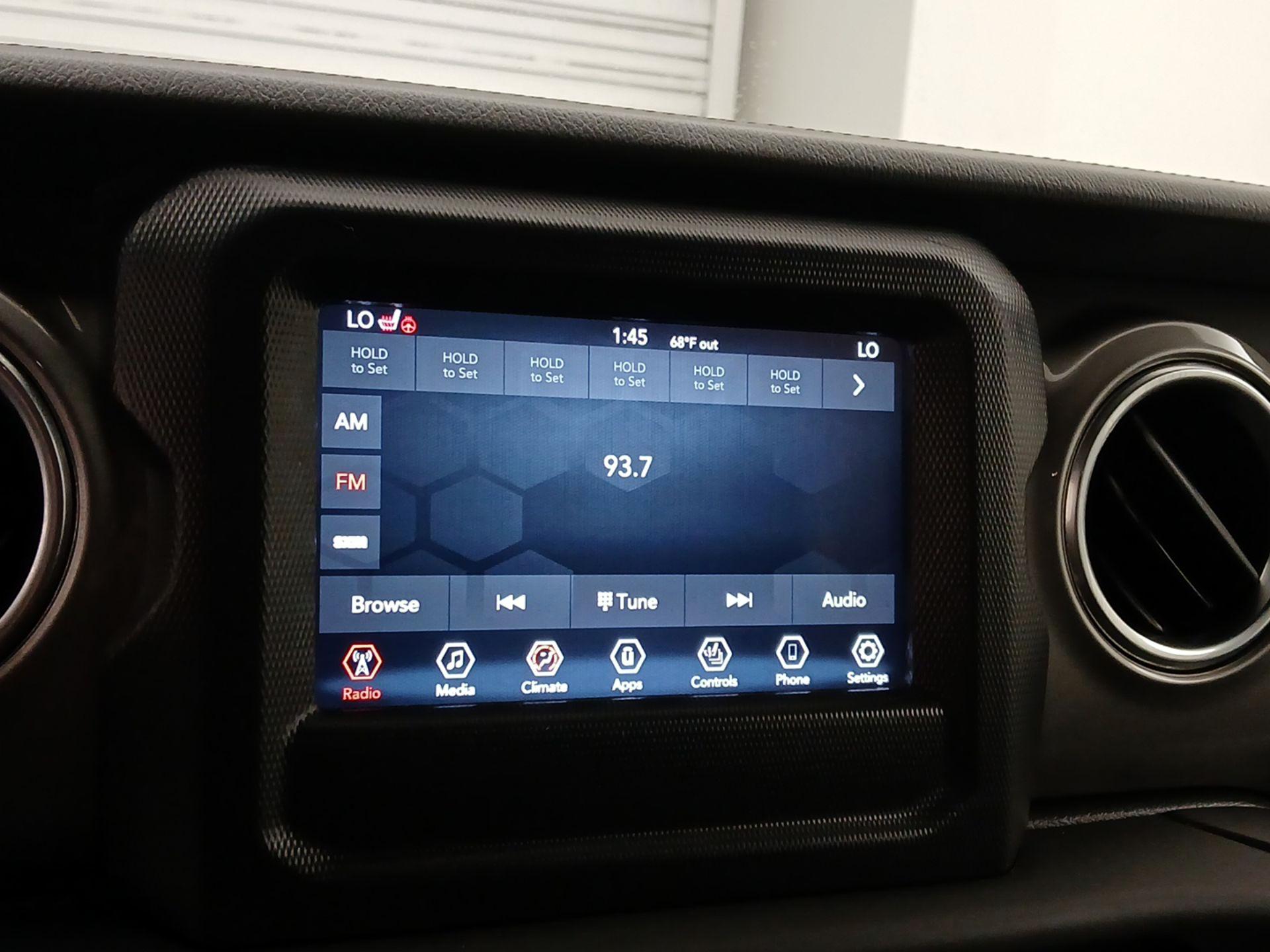 Thumbnail: 2018 Jeep Wrangler - 15