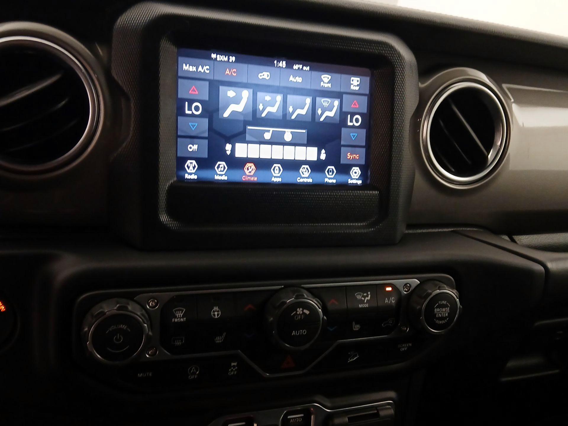 Thumbnail: 2018 Jeep Wrangler - 16