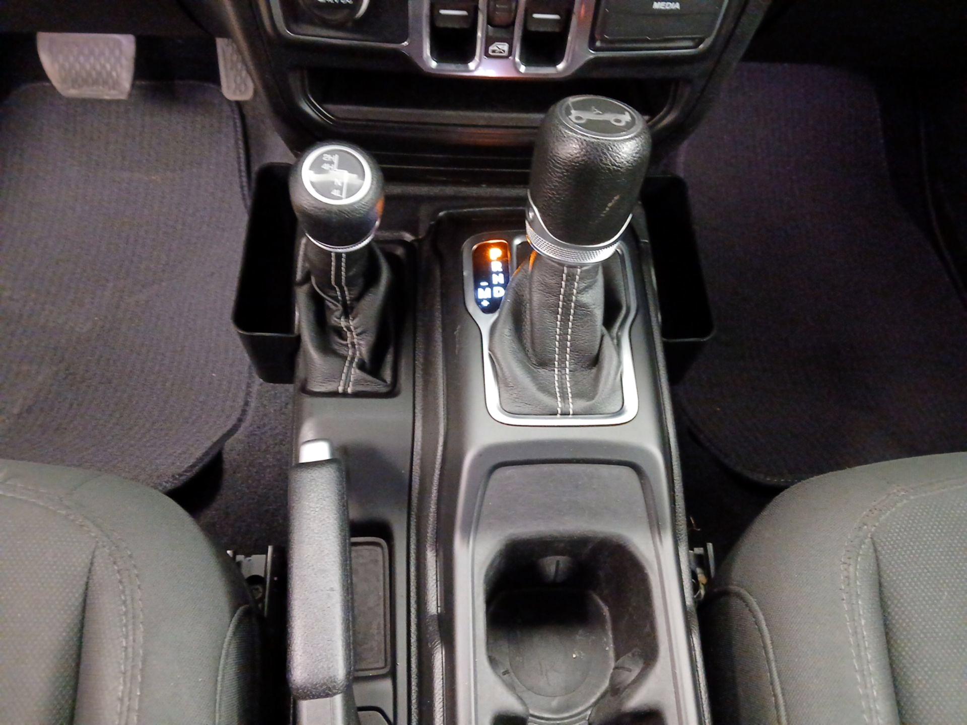 Thumbnail: 2018 Jeep Wrangler - 17