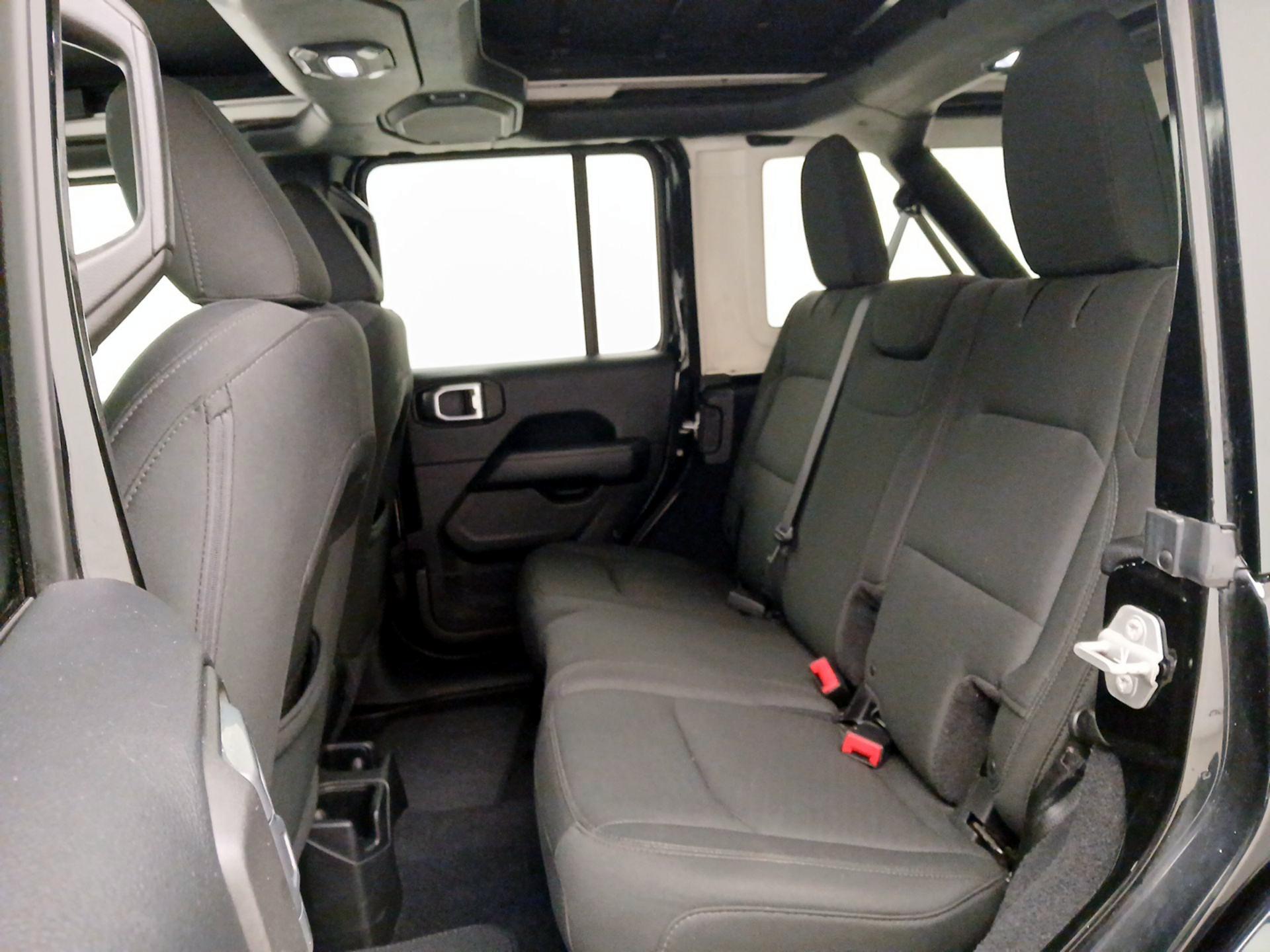 Thumbnail: 2018 Jeep Wrangler - 19