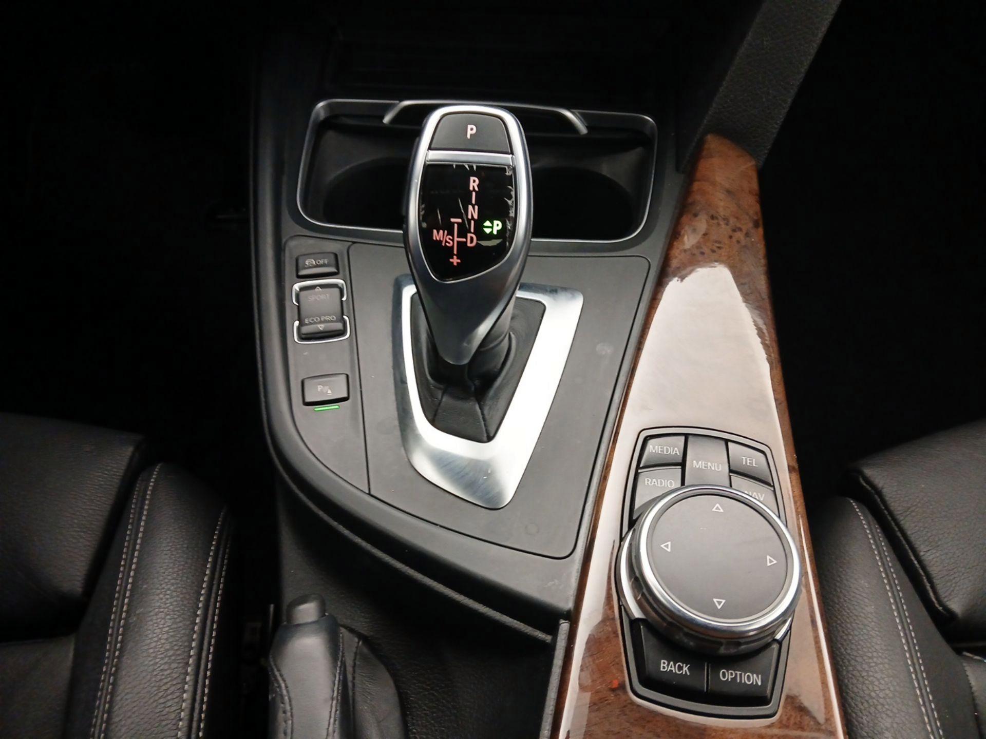 Thumbnail: 2016 BMW 3 Series - 18