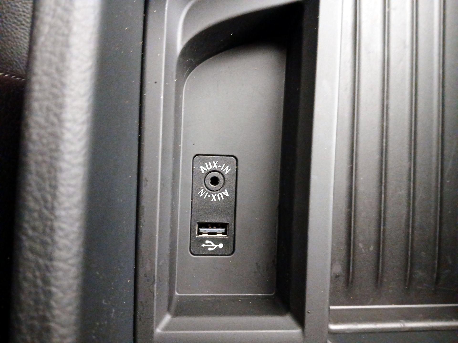 Thumbnail: 2016 BMW 3 Series - 19