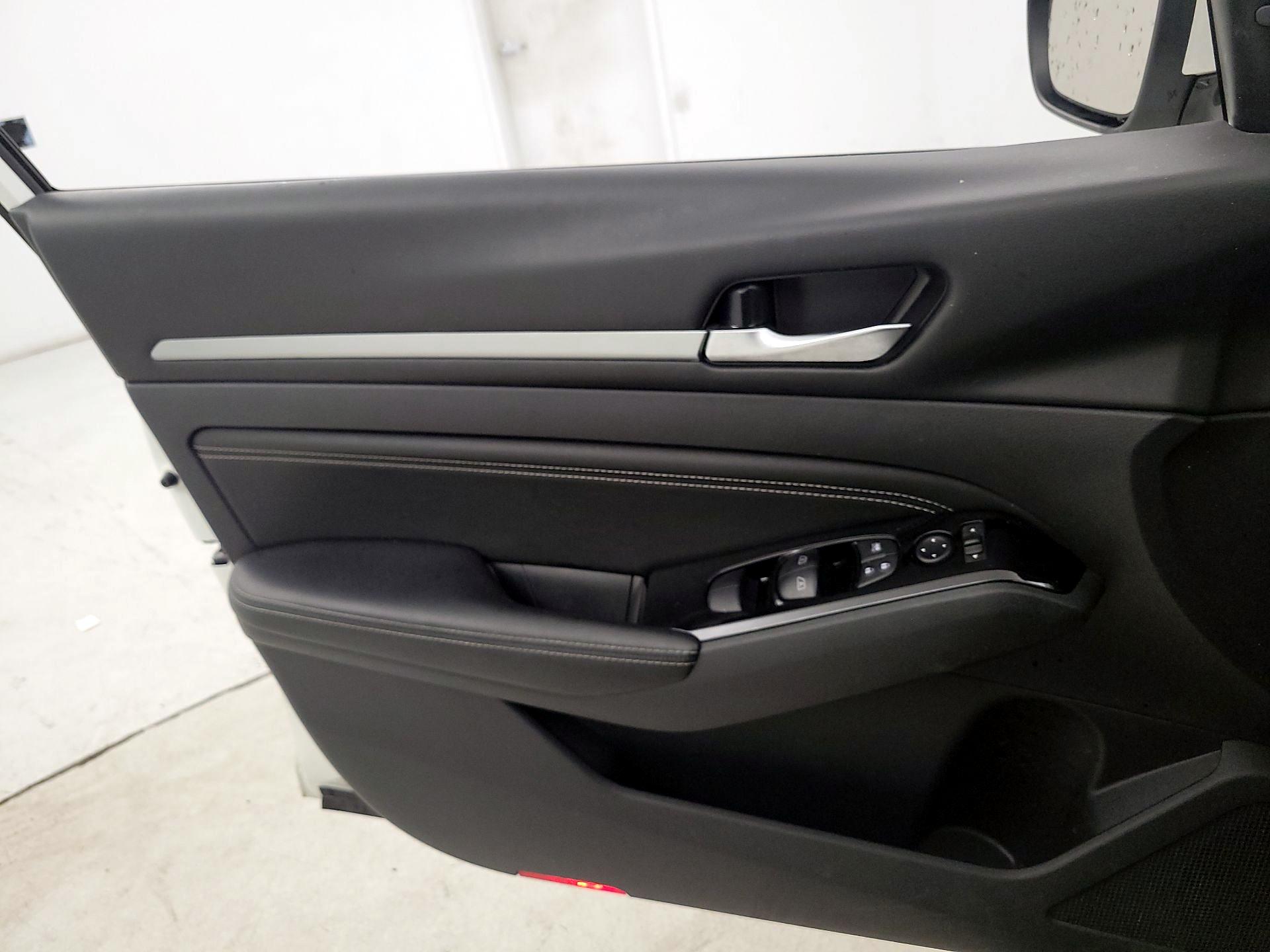 Thumbnail: 2021 Nissan Altima - 12