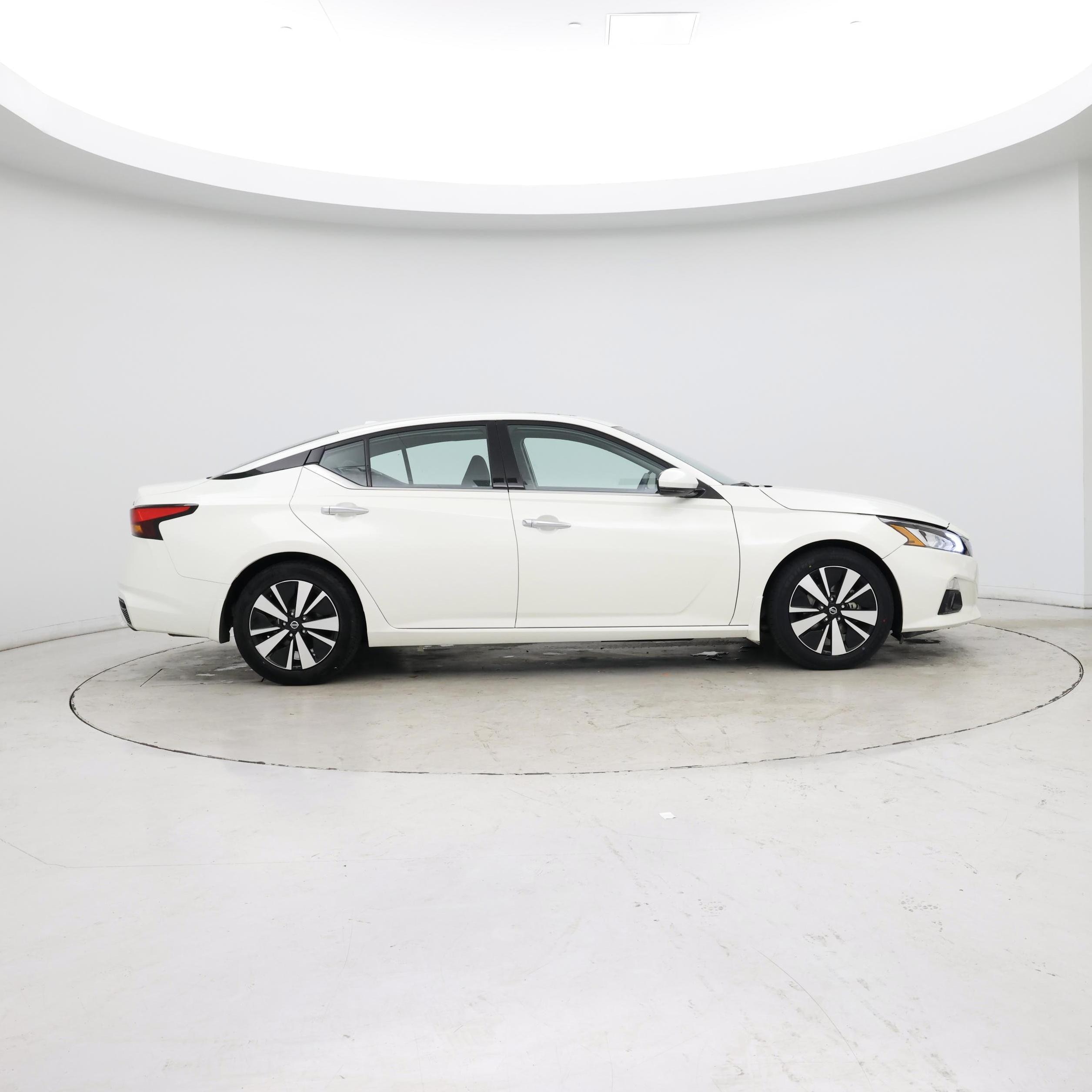 Thumbnail: 2021 Nissan Altima - 7