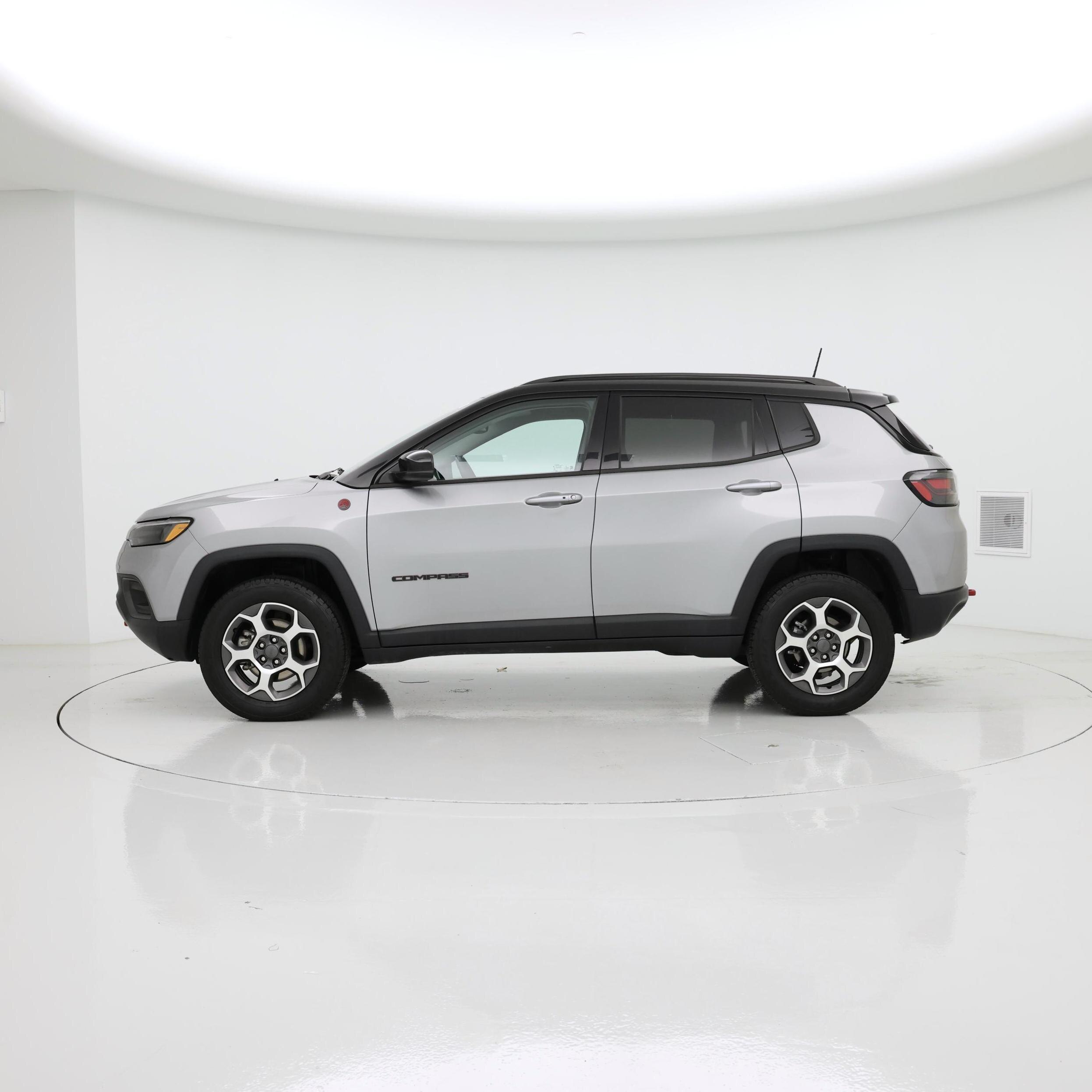 Thumbnail: 2022 Jeep Compass - 3