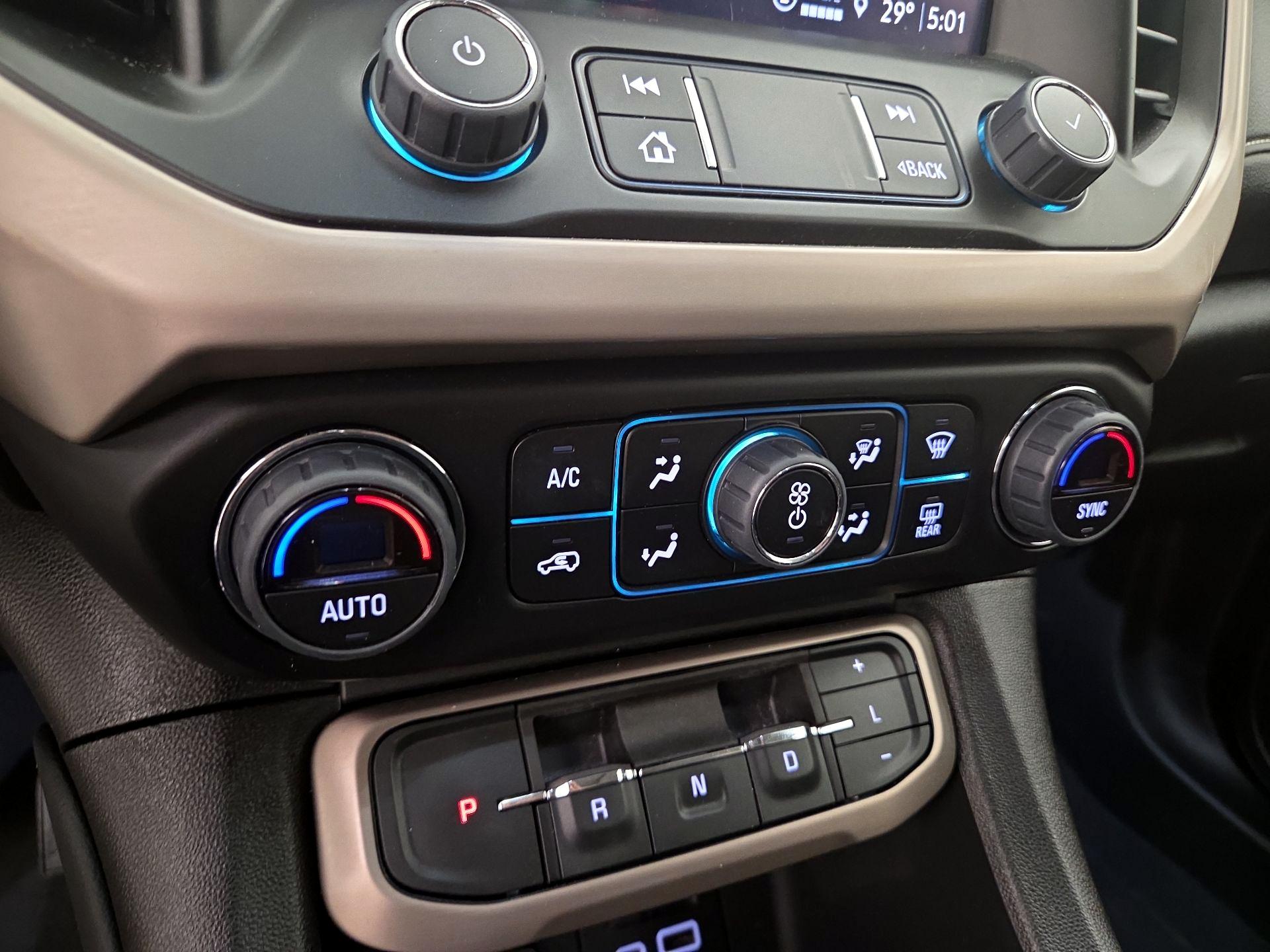 Thumbnail: 2023 GMC Acadia - 16