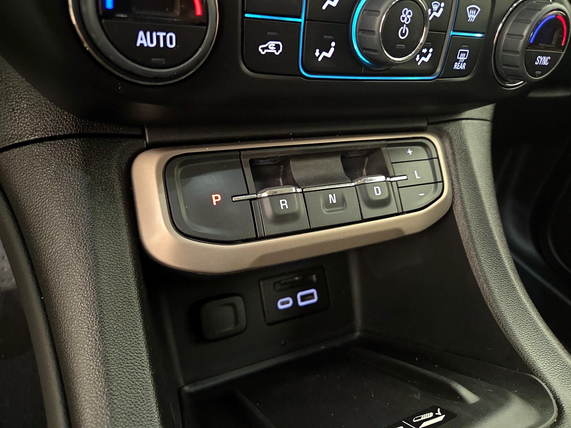 Thumbnail: 2023 GMC Acadia - 17