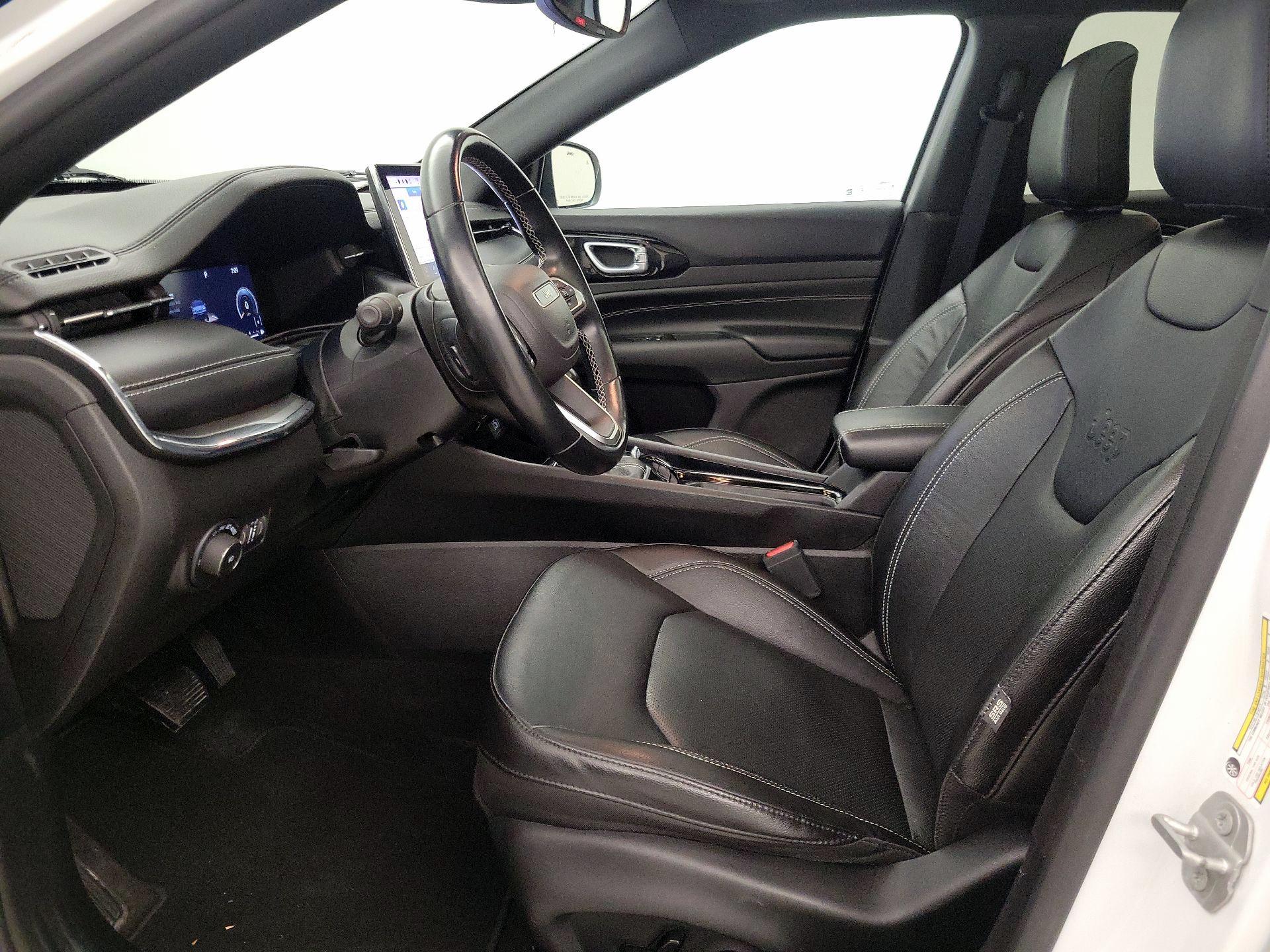 Thumbnail: 2022 Jeep Compass - 11