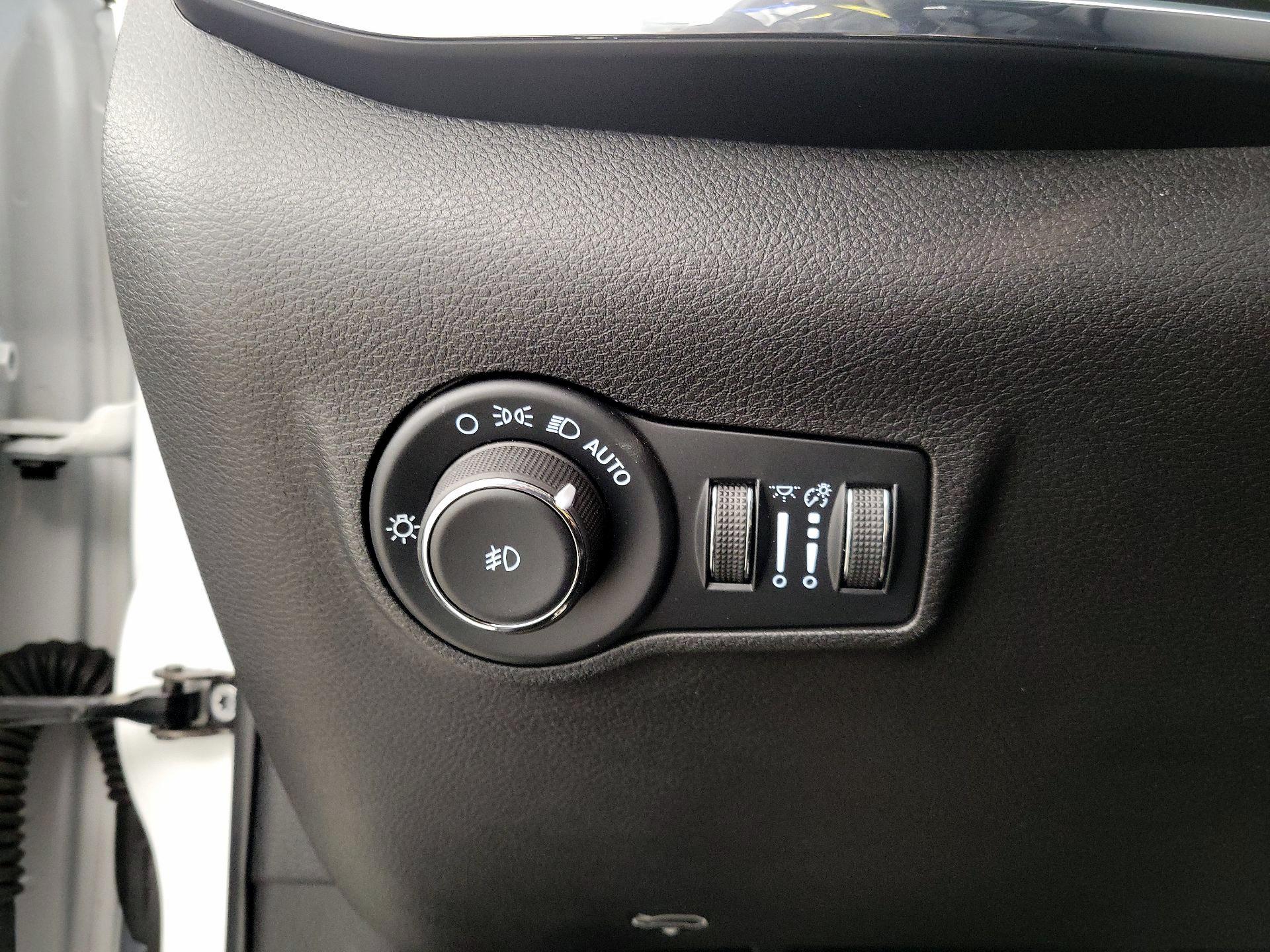 Thumbnail: 2022 Jeep Compass - 13