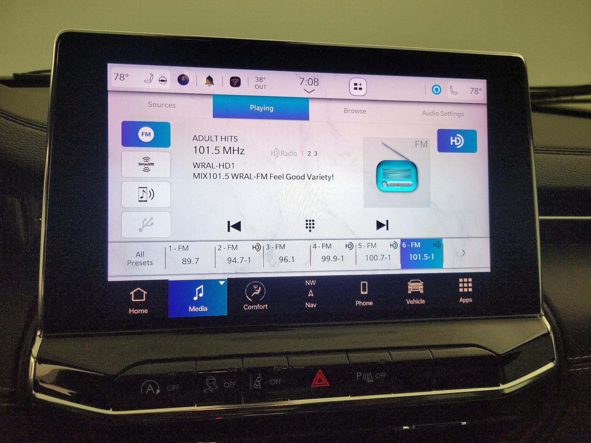 Thumbnail: 2022 Jeep Compass - 16