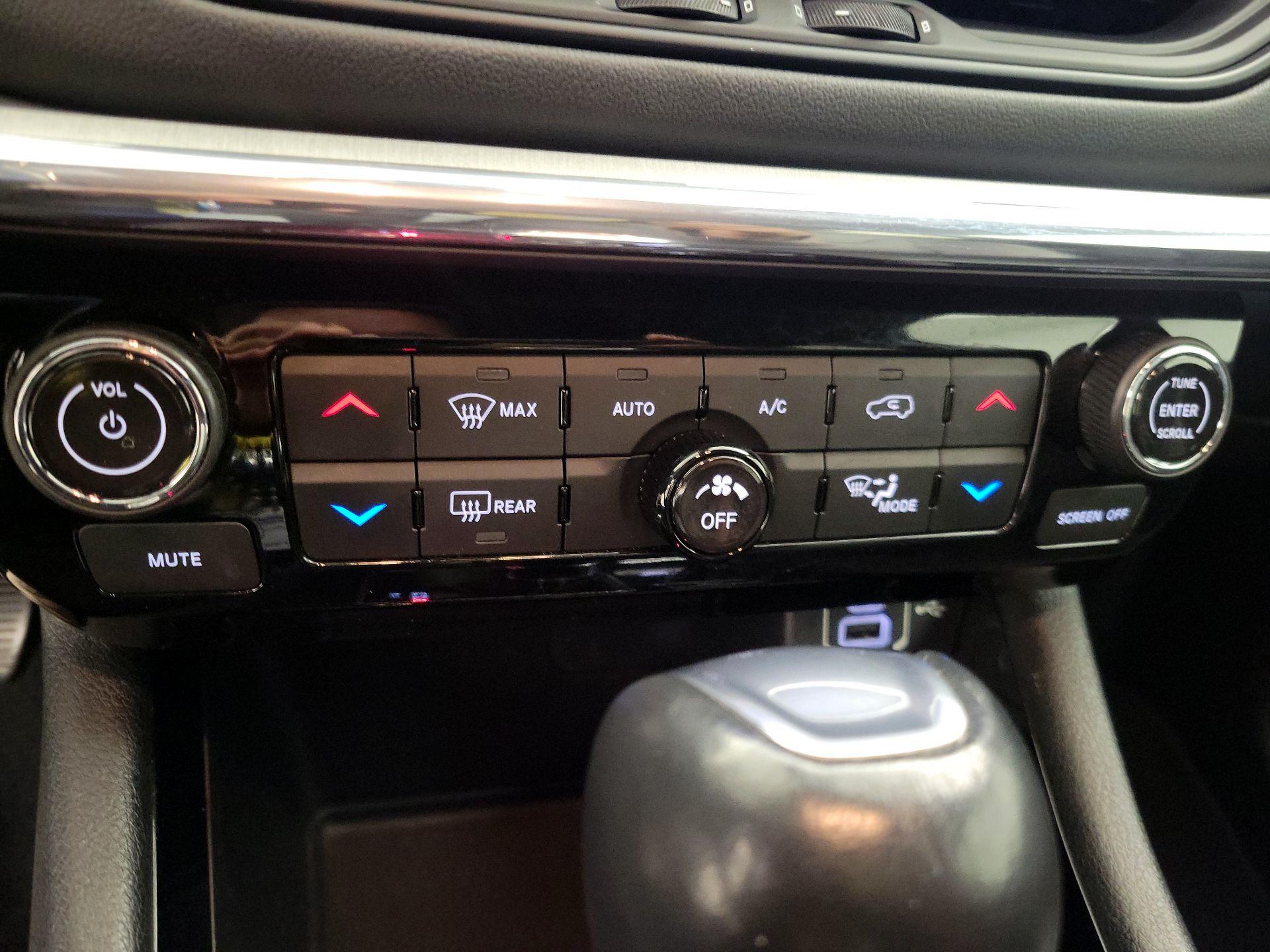 Thumbnail: 2022 Jeep Compass - 17