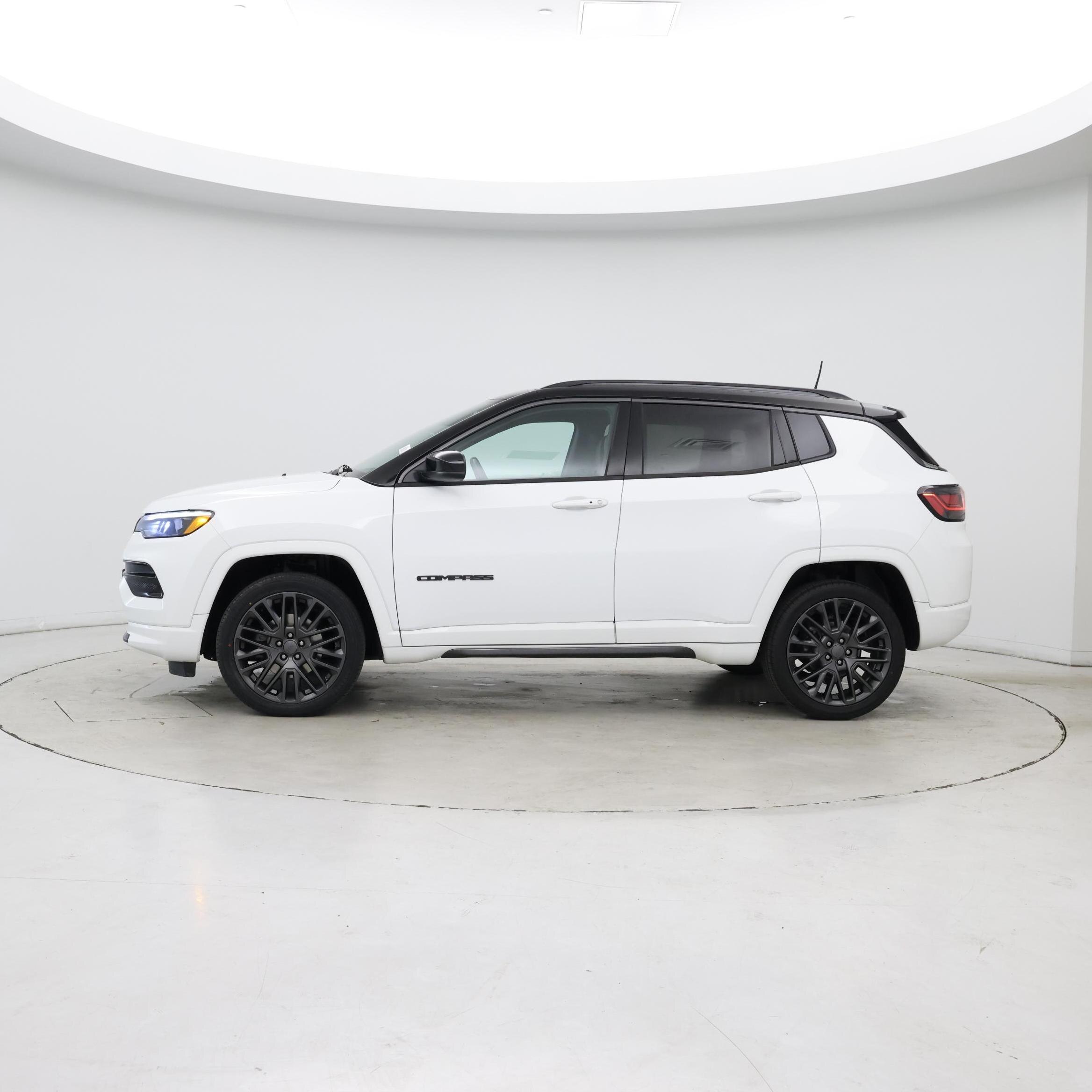Thumbnail: 2022 Jeep Compass - 3