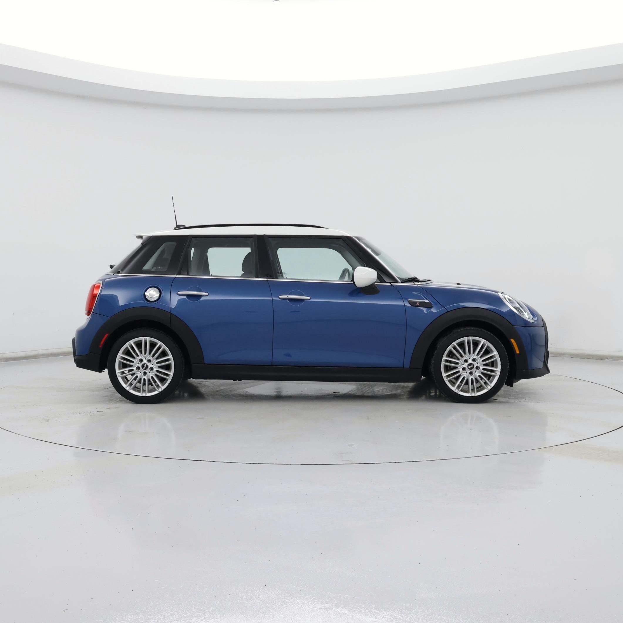 Thumbnail: 2023 MINI Cooper Hardtop - 7
