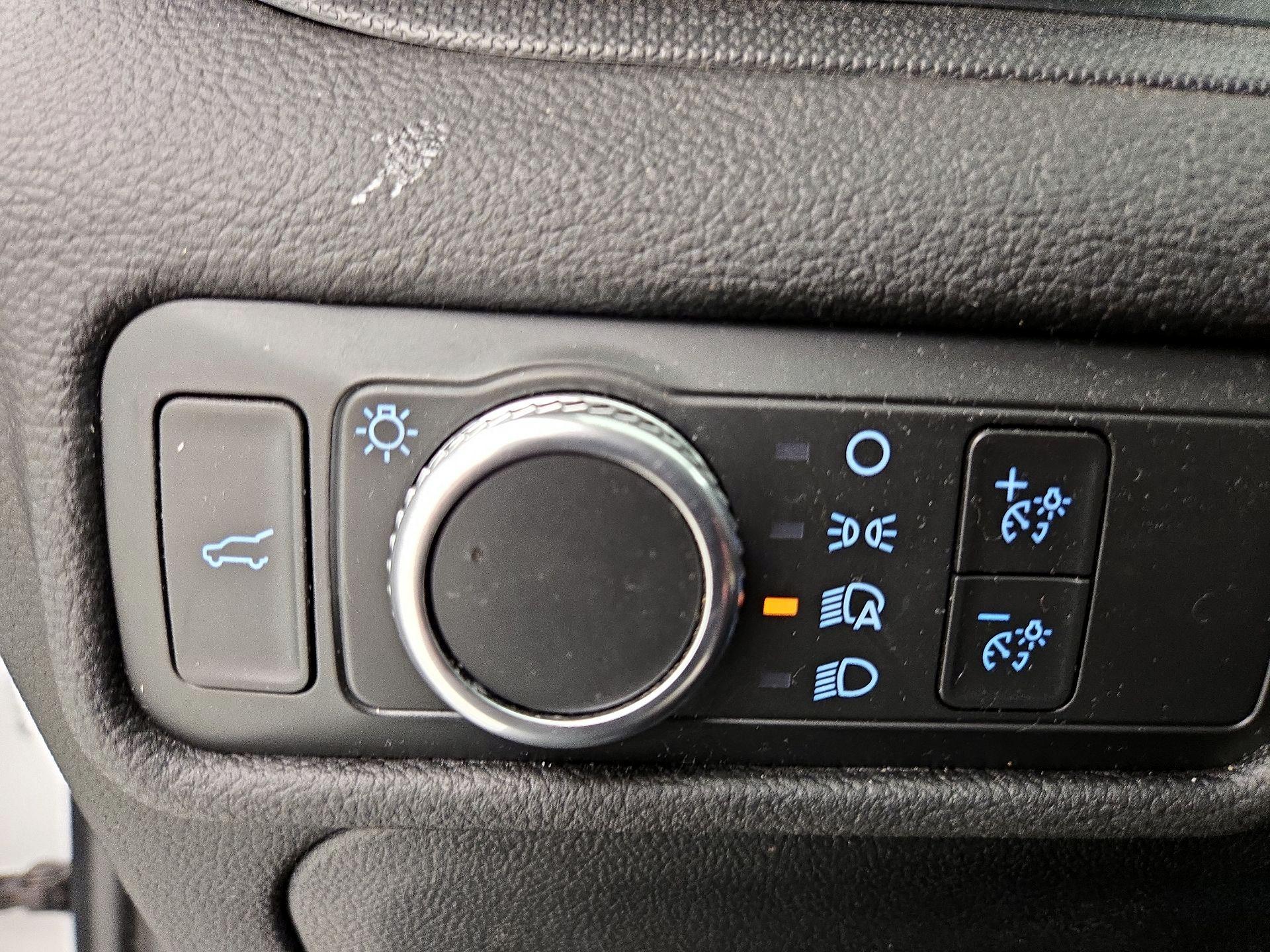 Thumbnail: 2022 Ford Explorer - 13