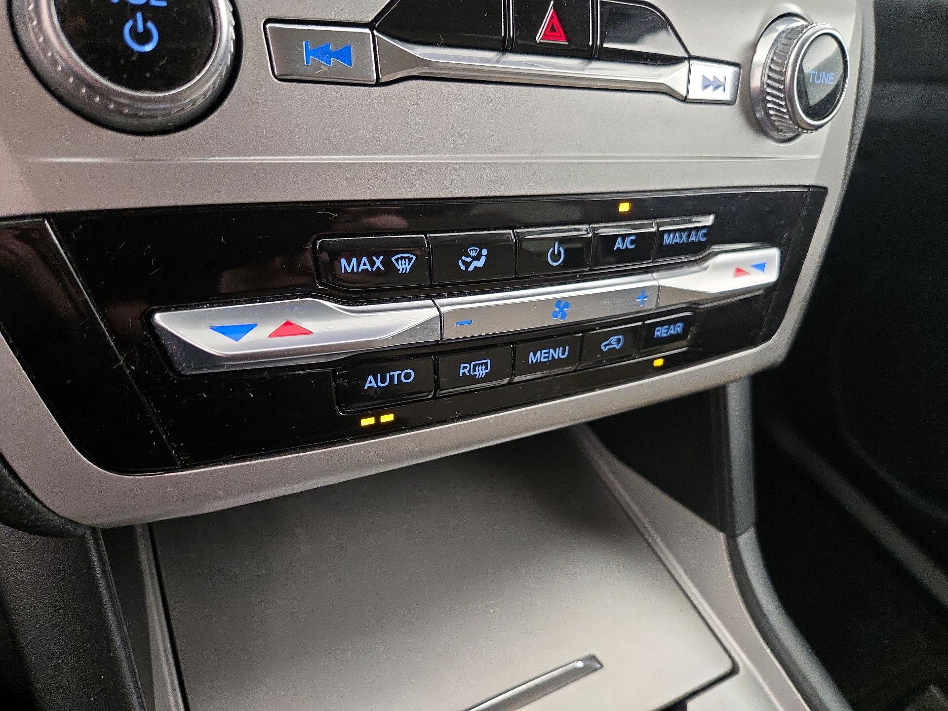 Thumbnail: 2022 Ford Explorer - 16