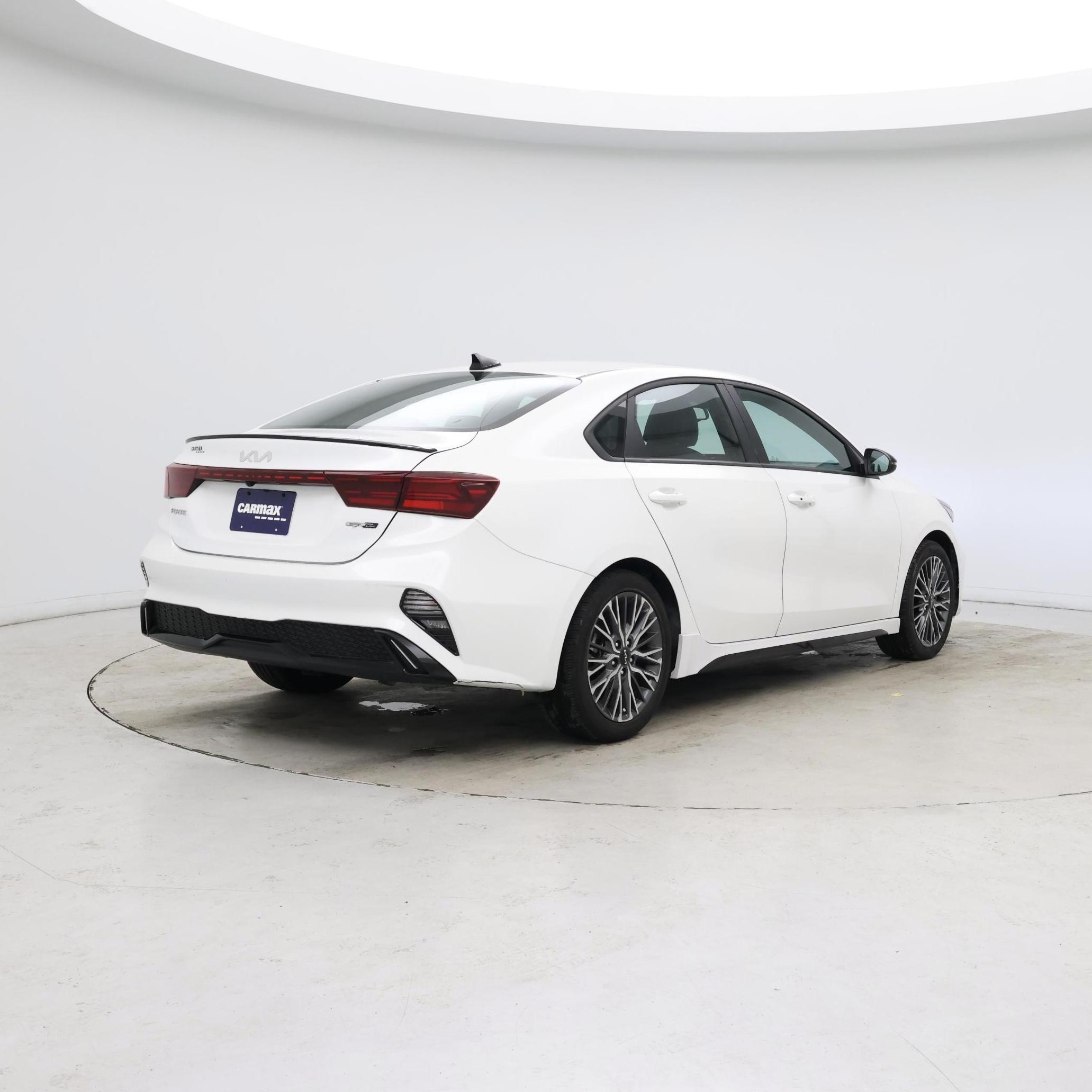 Thumbnail: 2023 Kia Forte - 8