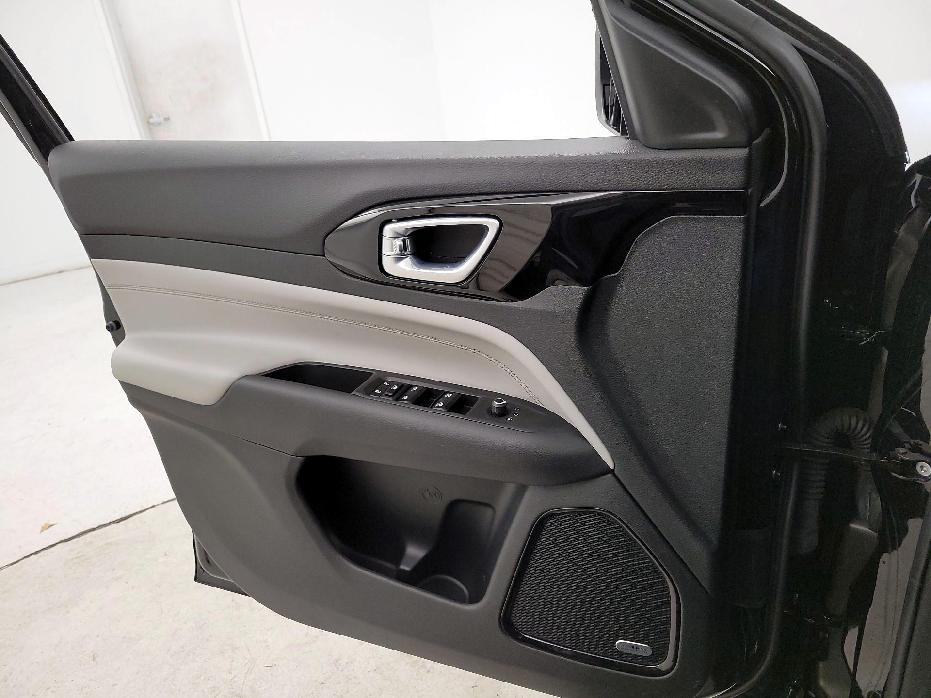 Thumbnail: 2022 Jeep Compass - 12