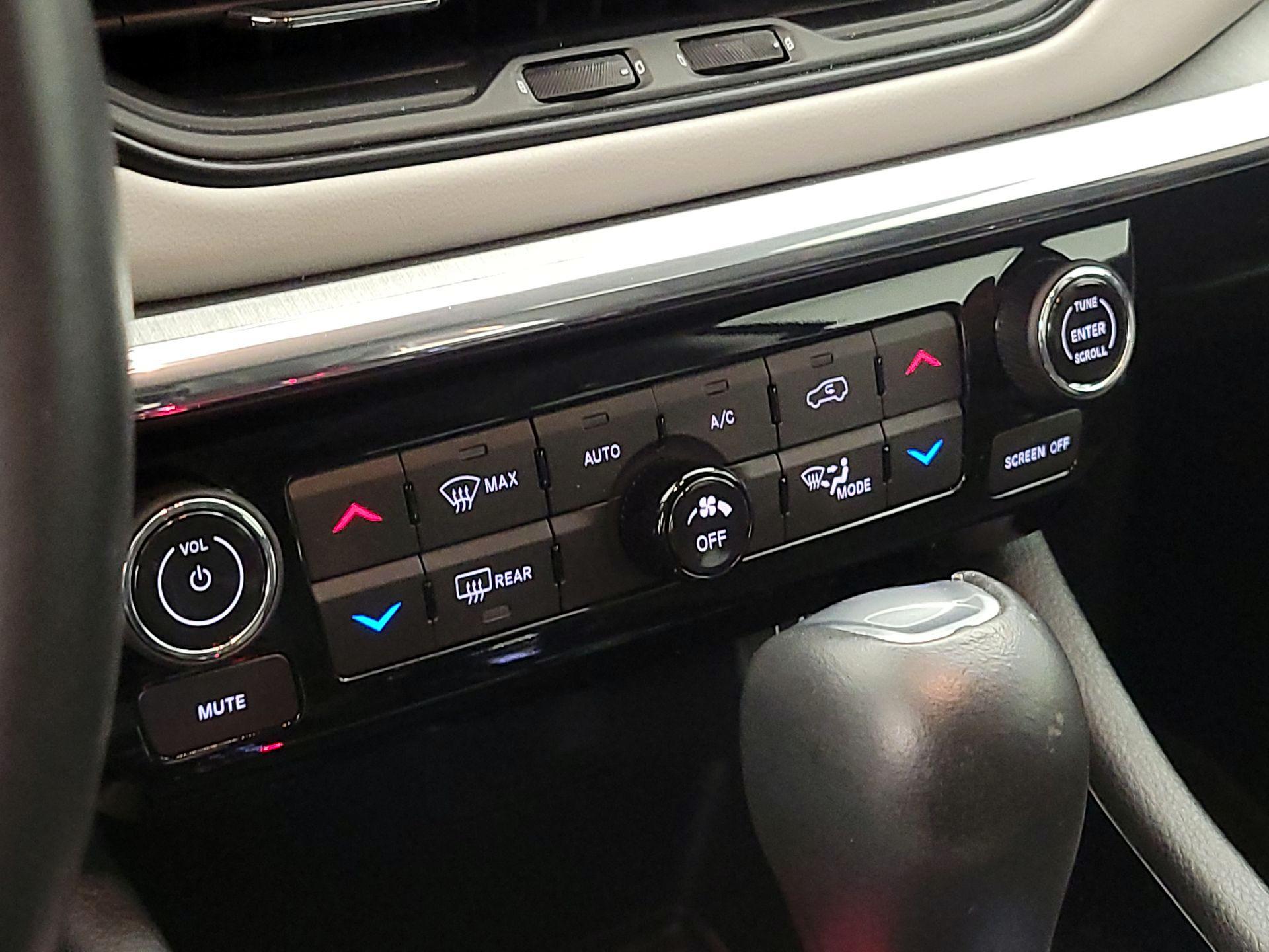 Thumbnail: 2022 Jeep Compass - 16