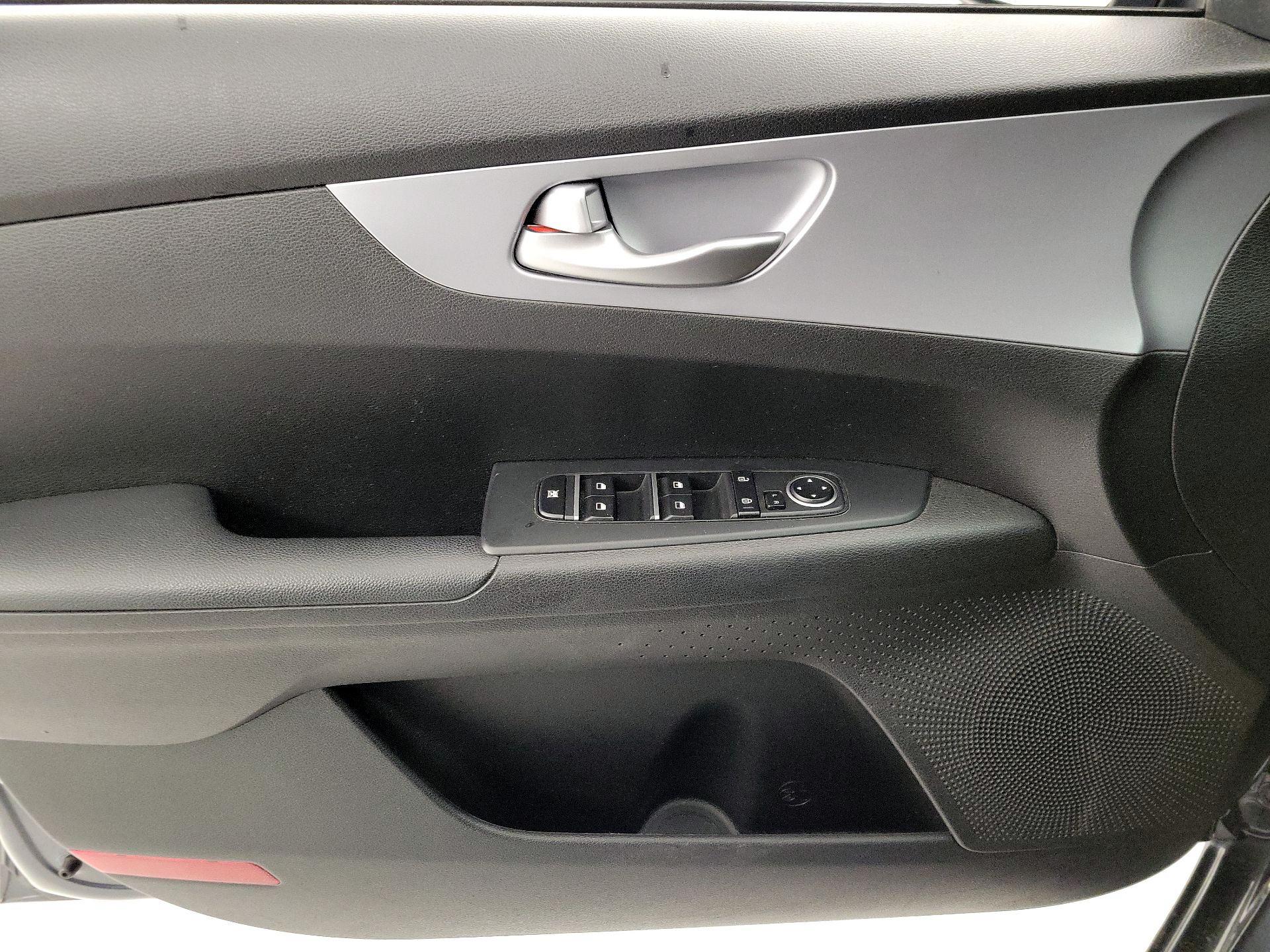 Thumbnail: 2023 Kia Forte - 13