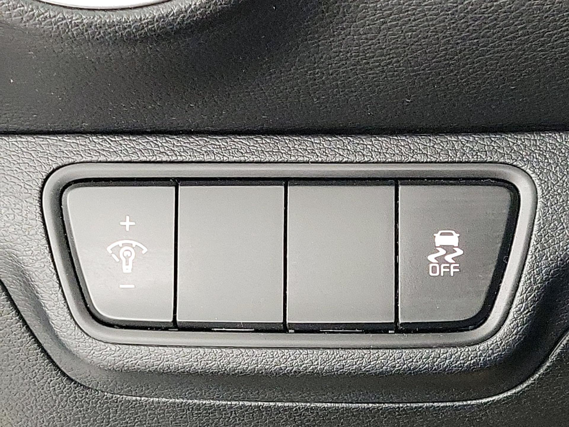 Thumbnail: 2023 Kia Forte - 14