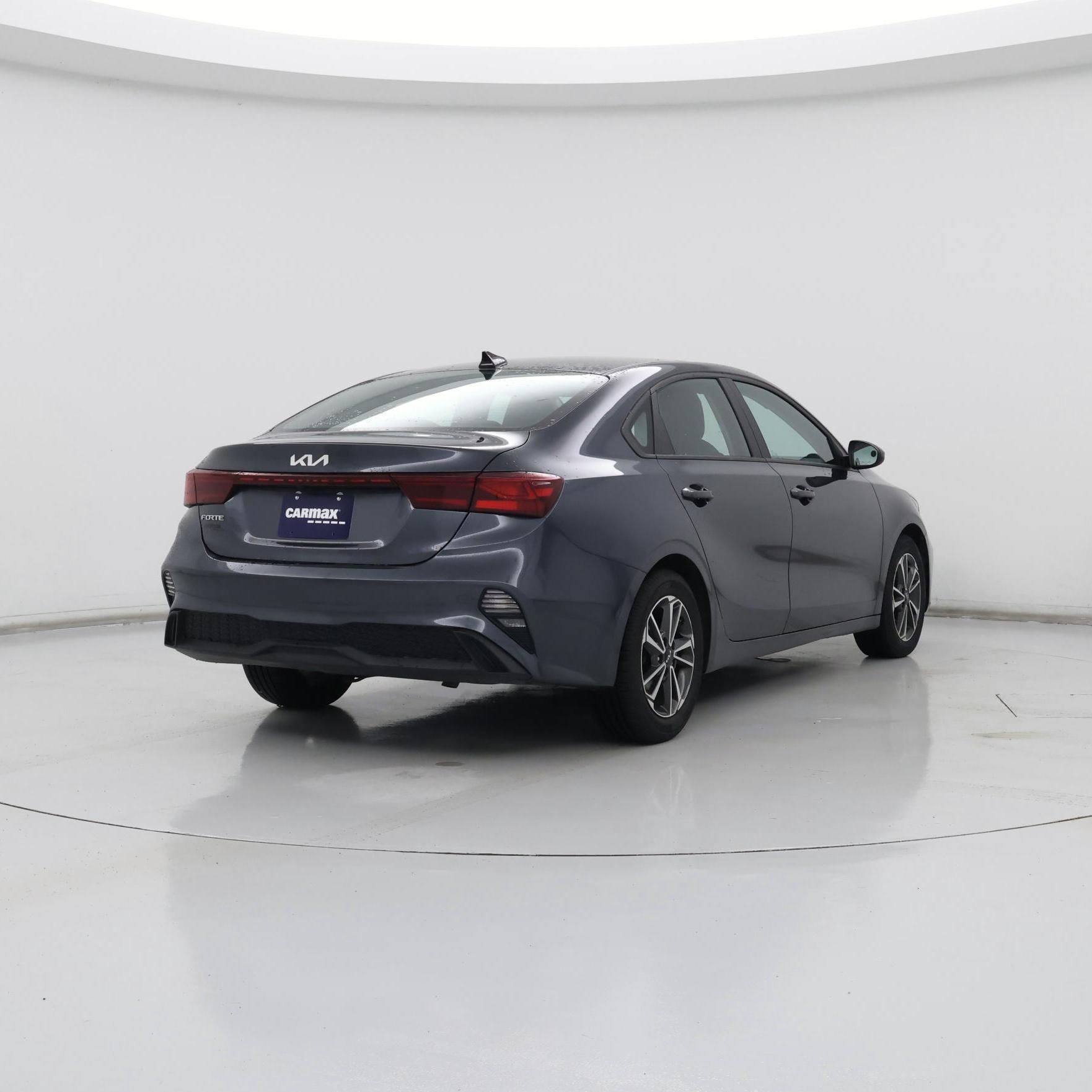 Thumbnail: 2023 Kia Forte - 8