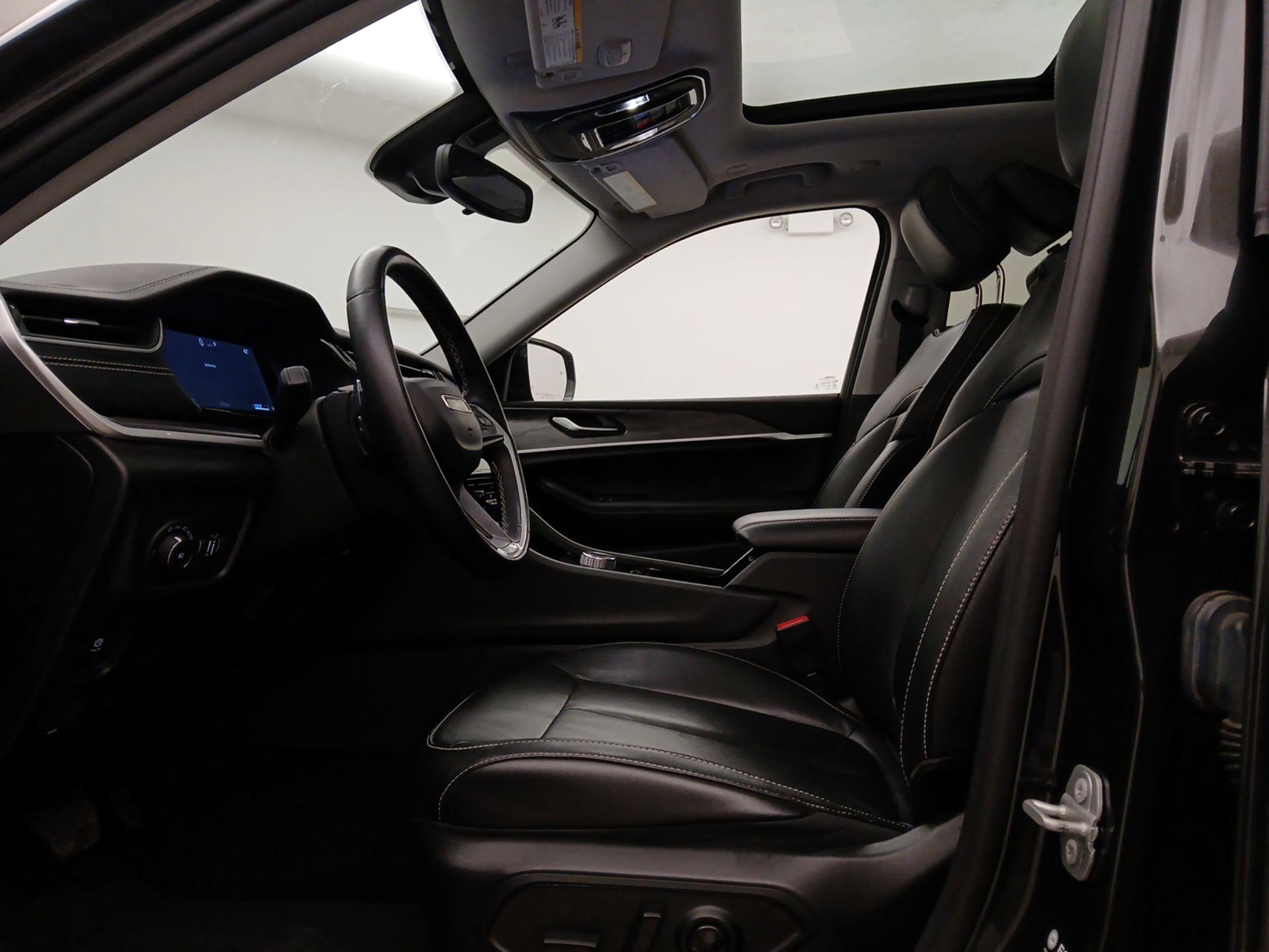 Thumbnail: 2022 Jeep Grand Cherokee L - 11