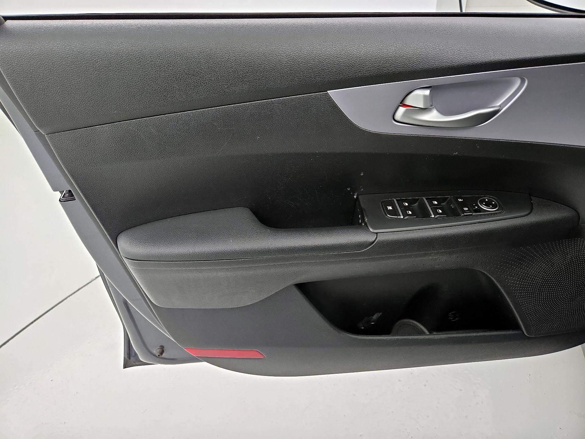 Thumbnail: 2024 Kia Forte - 12