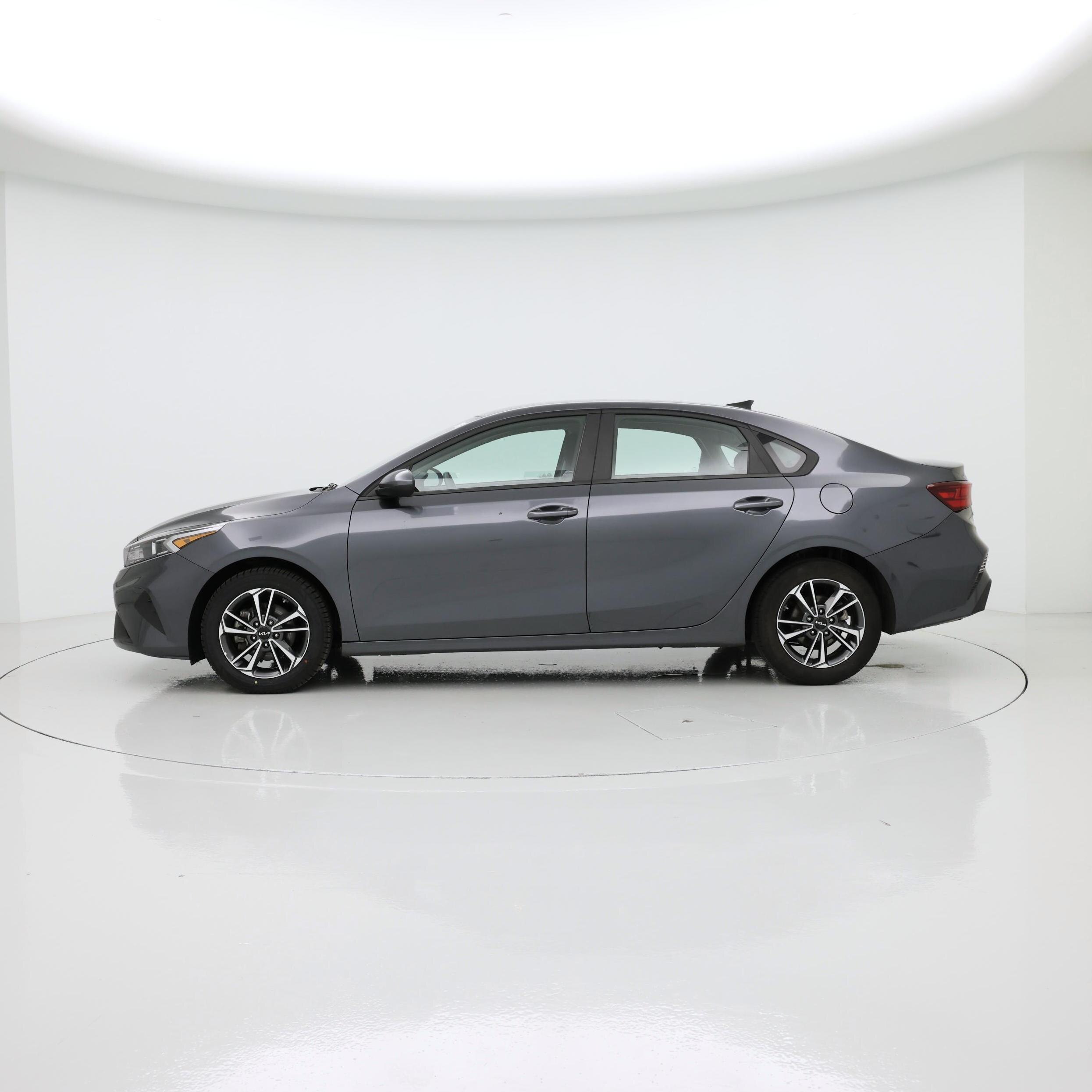 Thumbnail: 2024 Kia Forte - 3