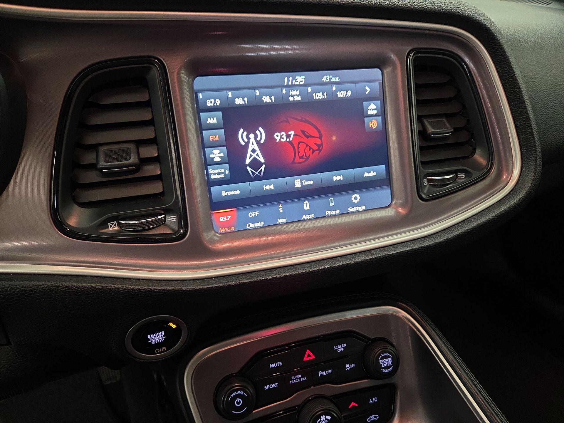 Thumbnail: 2022 Dodge Challenger - 15