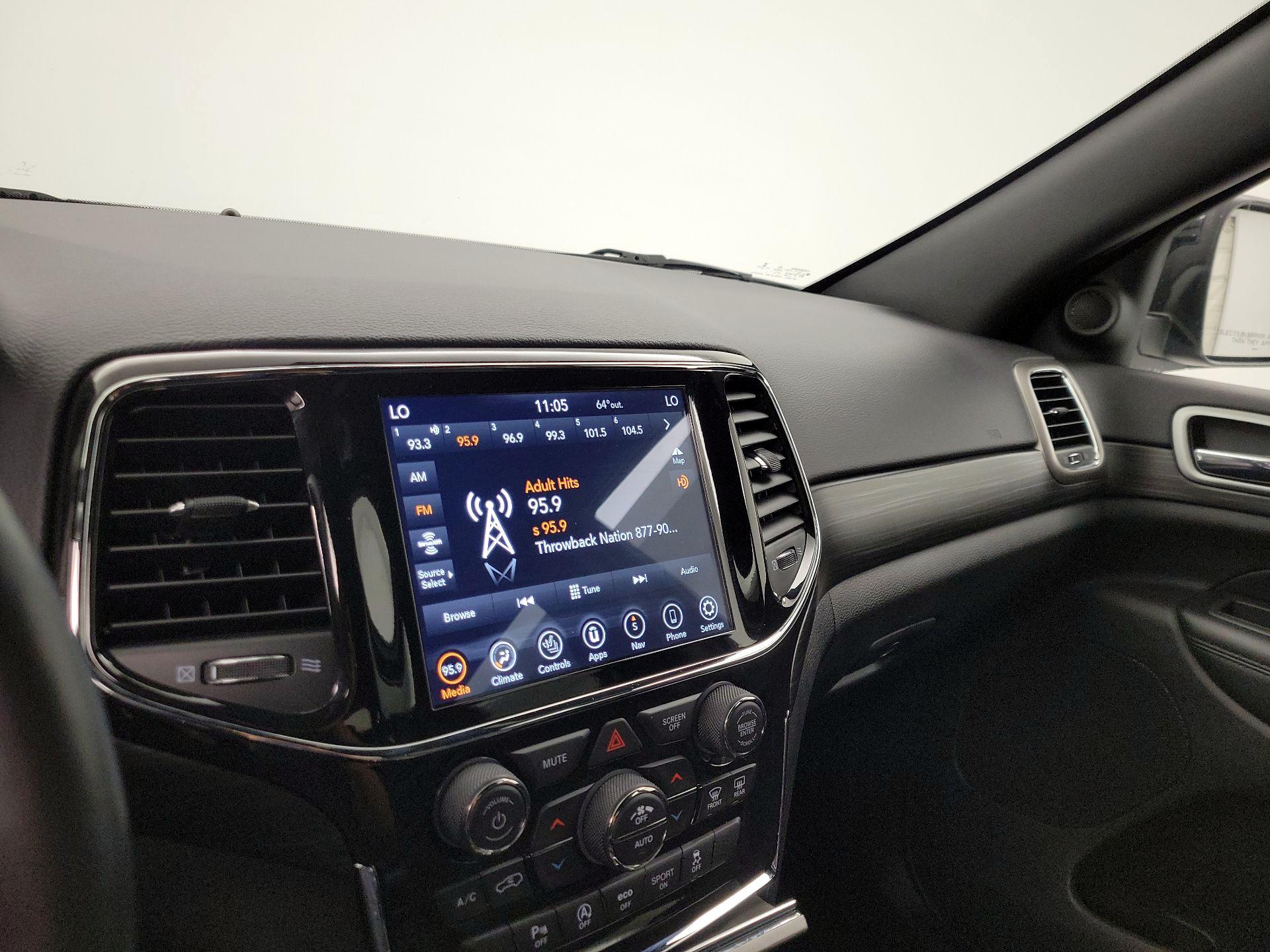 Thumbnail: 2022 Jeep Grand Cherokee - 16