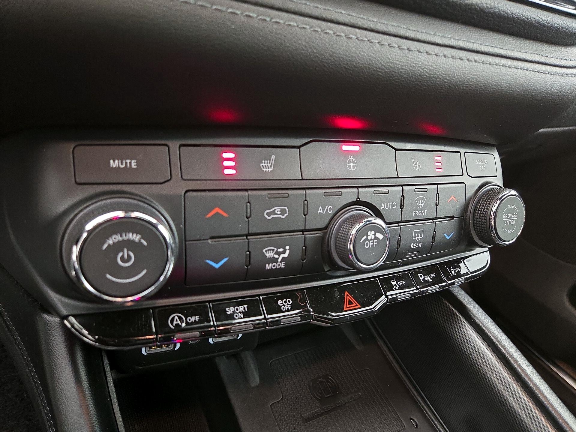 Thumbnail: 2022 Dodge Durango - 17