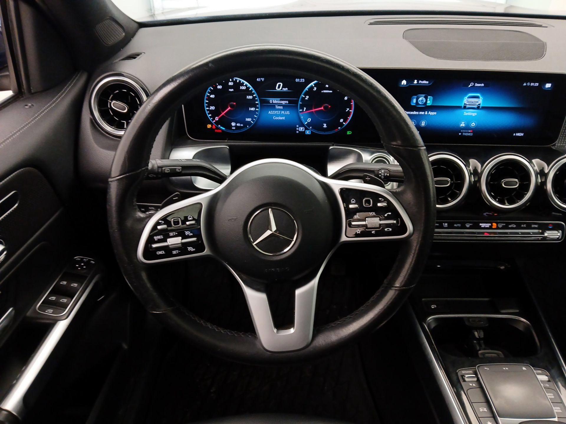 Thumbnail: 2021 Mercedes-Benz GLB - 10