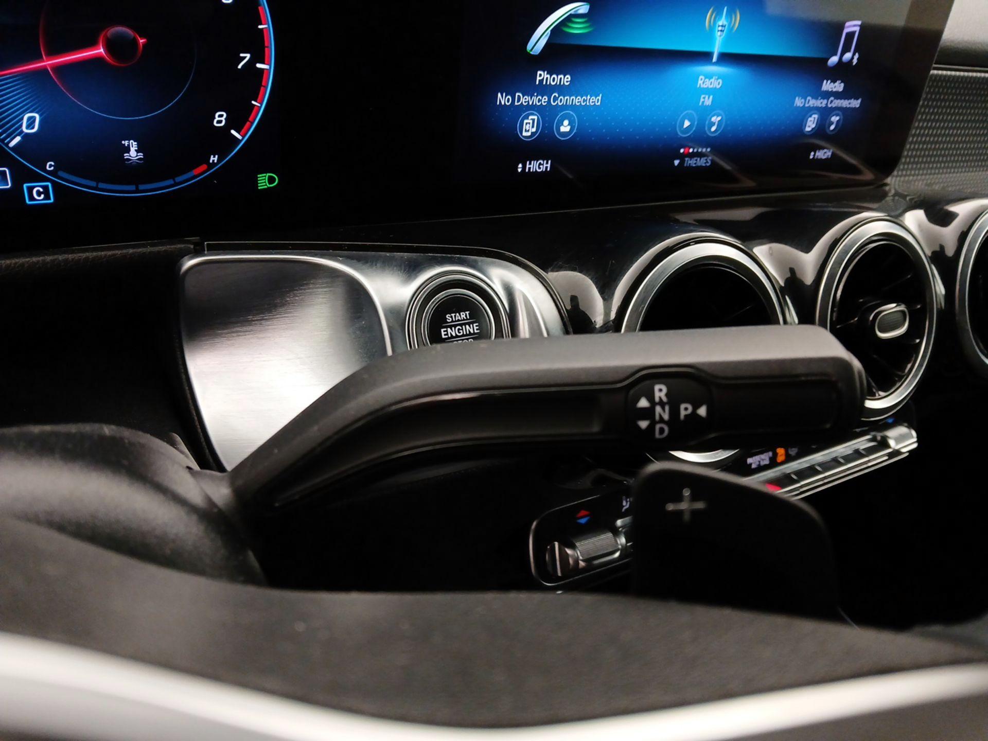 Thumbnail: 2021 Mercedes-Benz GLB - 17