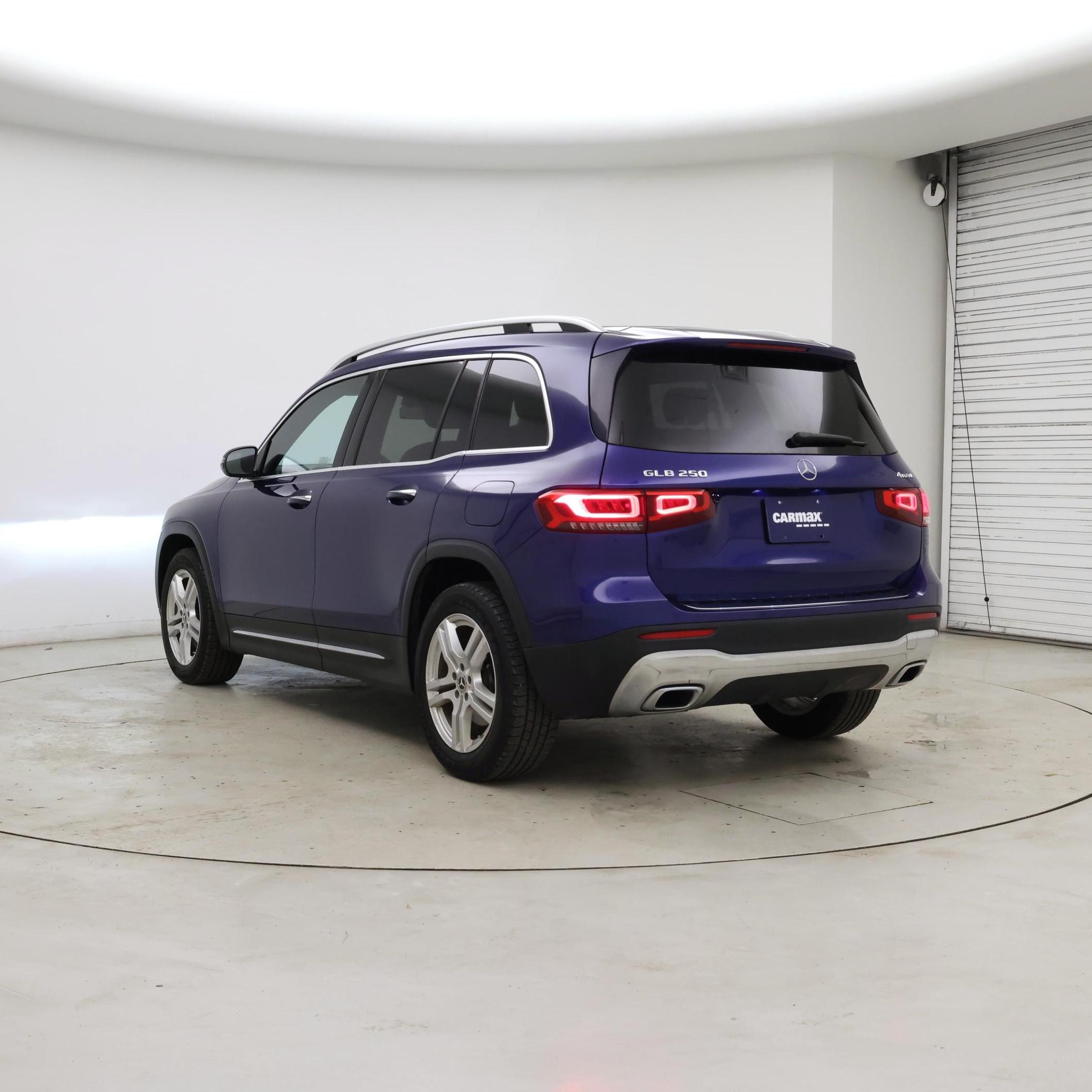 Thumbnail: 2021 Mercedes-Benz GLB - 2