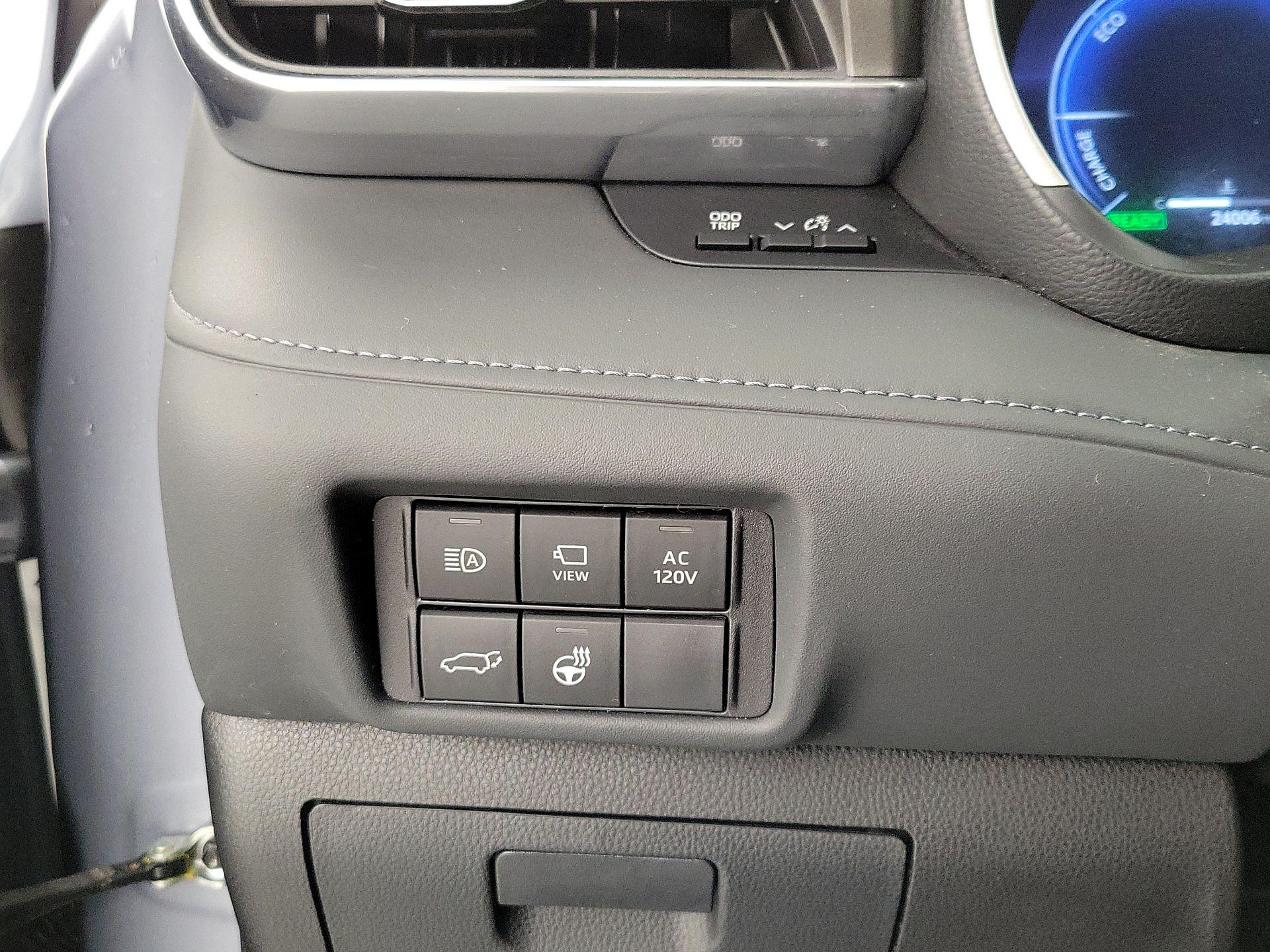 Thumbnail: 2023 Toyota Highlander - 13