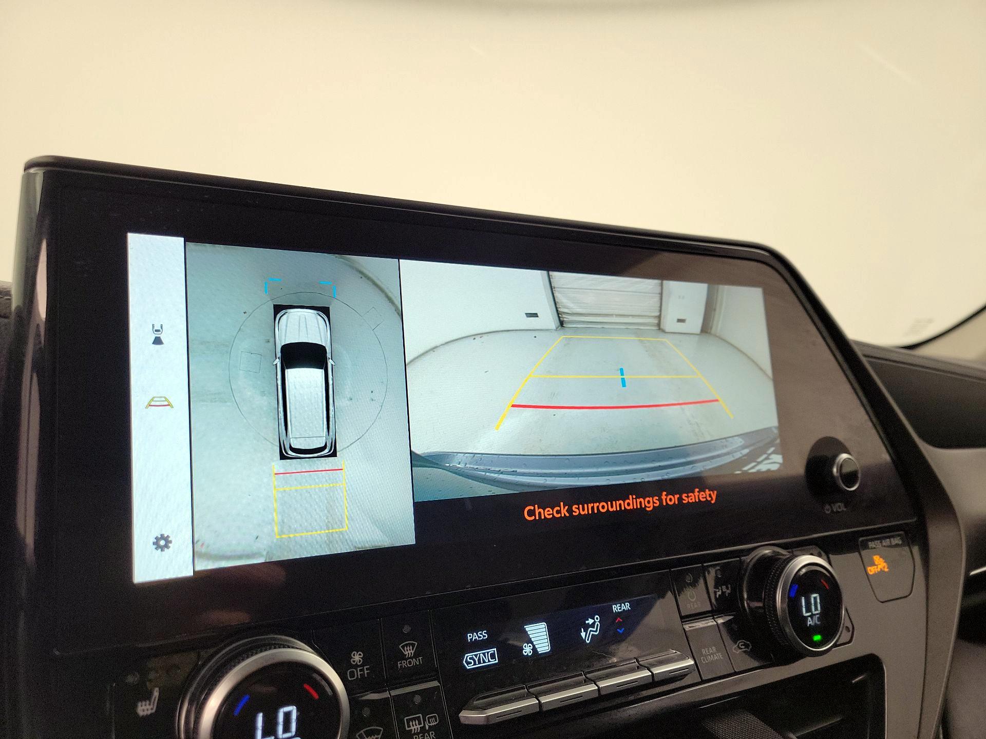 Thumbnail: 2023 Toyota Highlander - 14