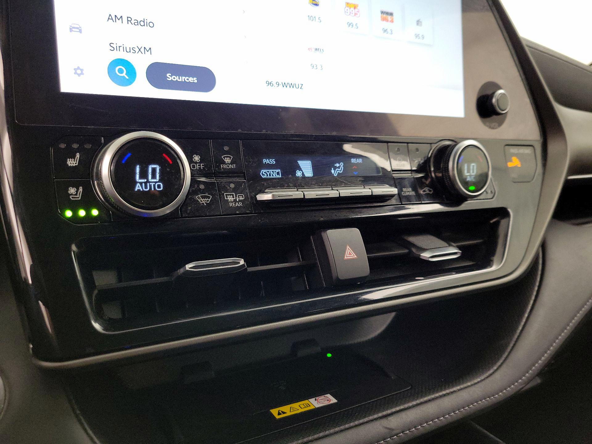 Thumbnail: 2023 Toyota Highlander - 16