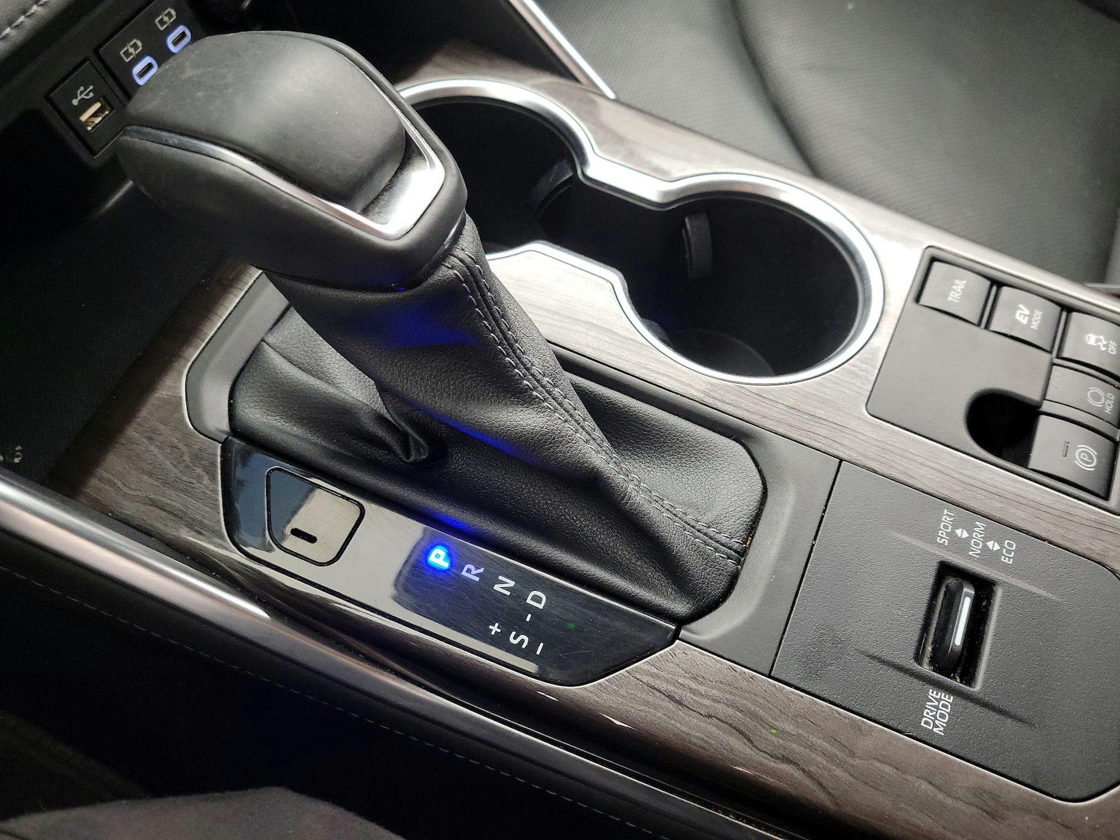 2023 Toyota Highlander Limited - Photo 18