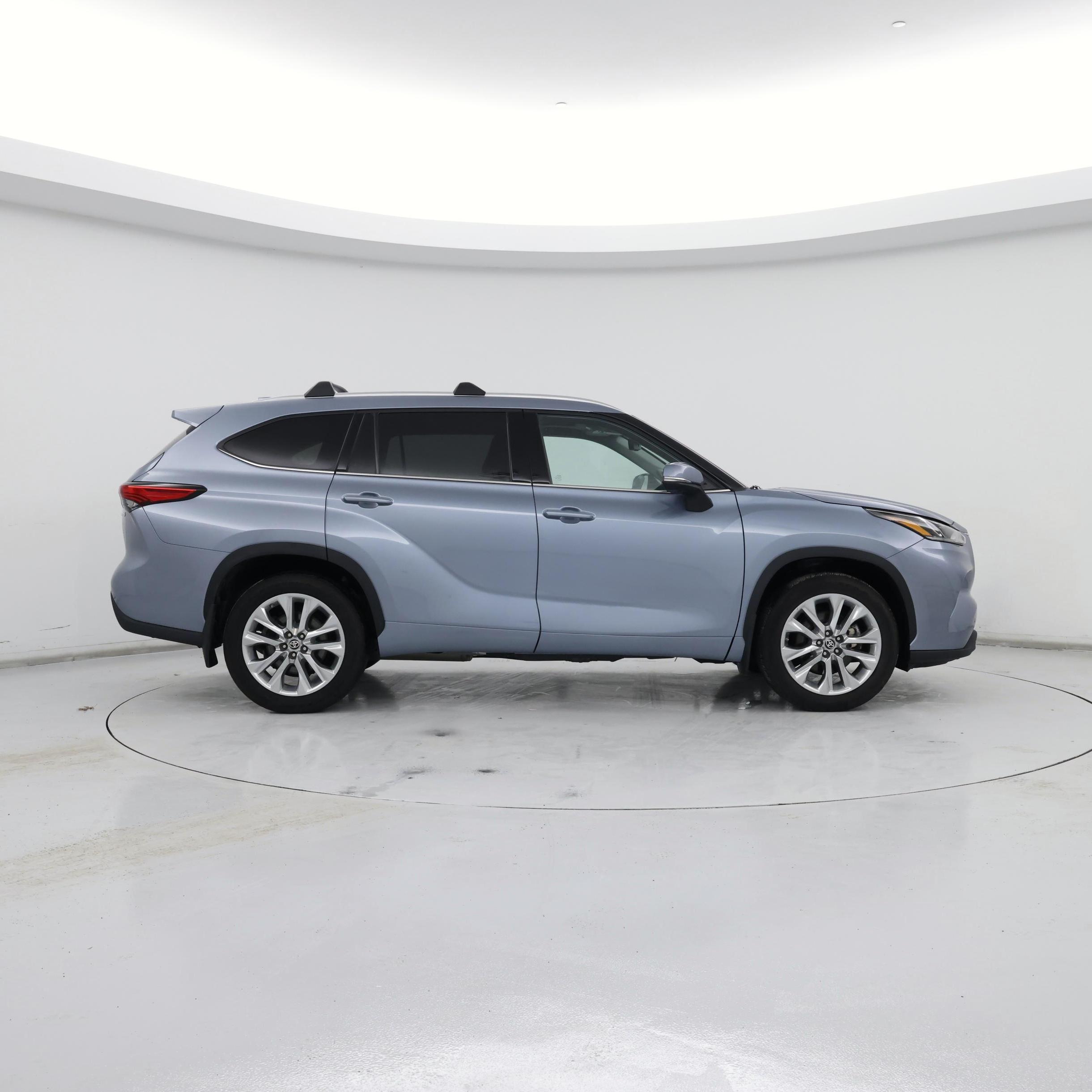 Thumbnail: 2023 Toyota Highlander - 7